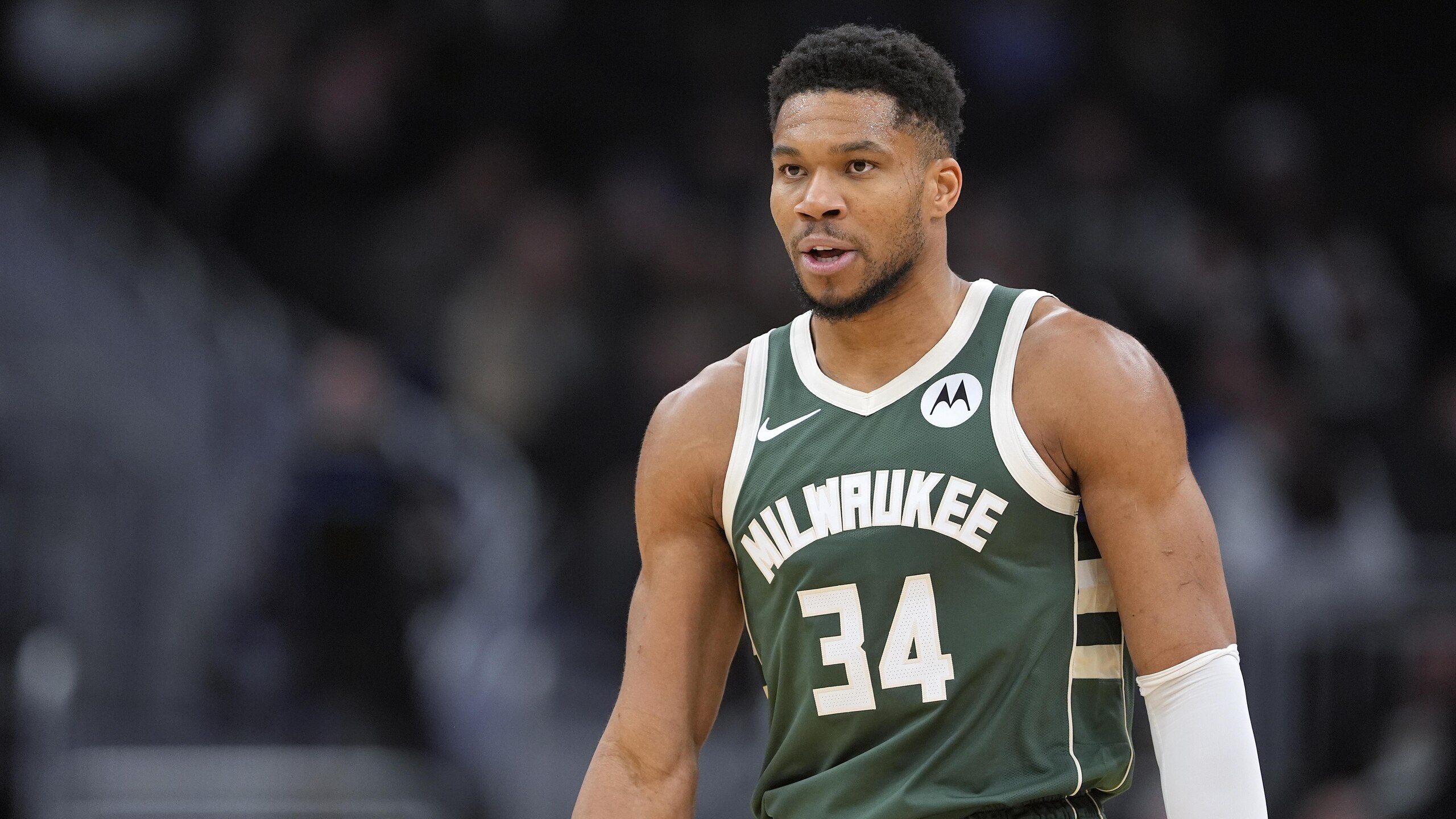Detroit Pistons v Milwaukee Bucks