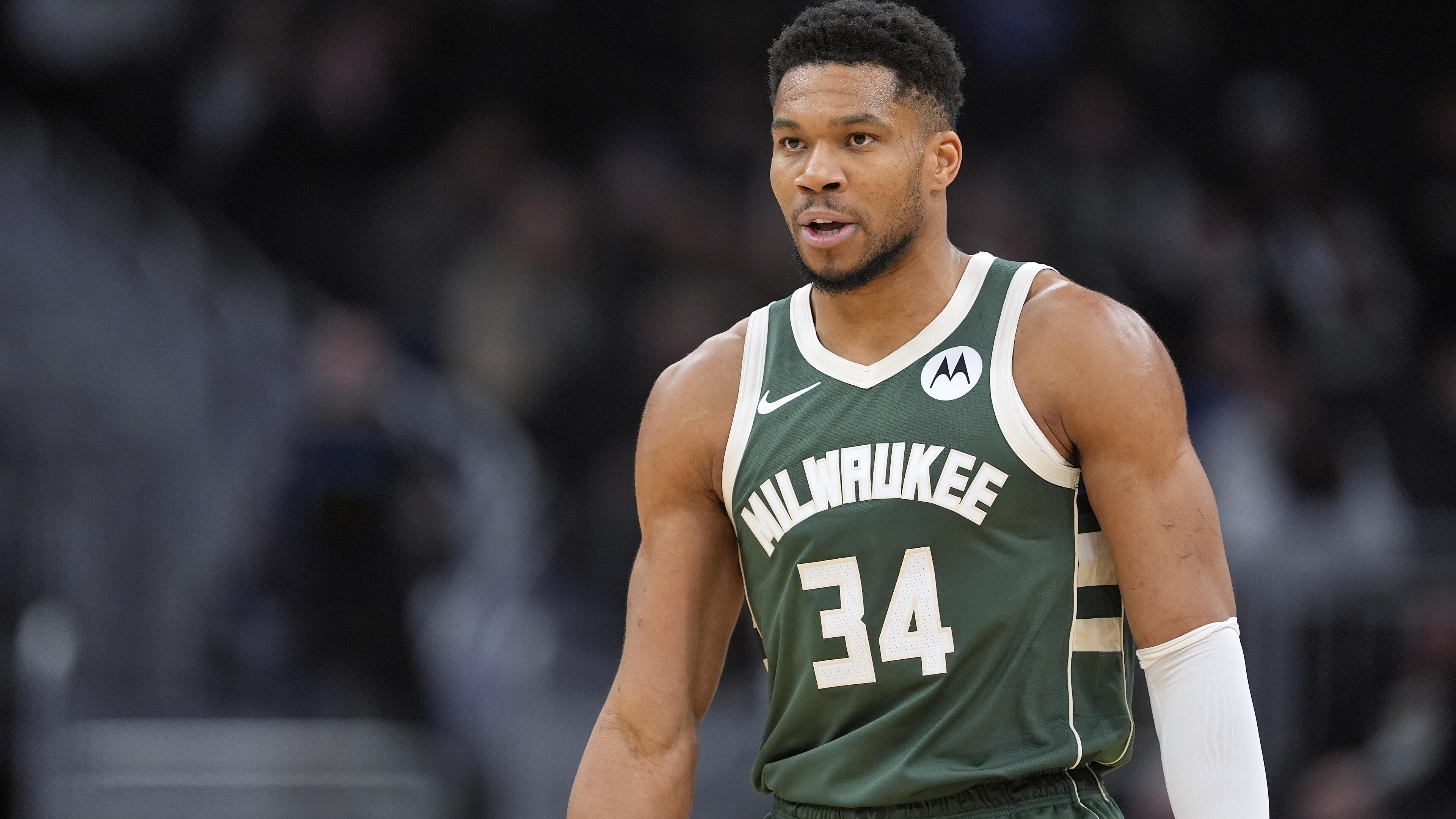 Detroit Pistons v Milwaukee Bucks
