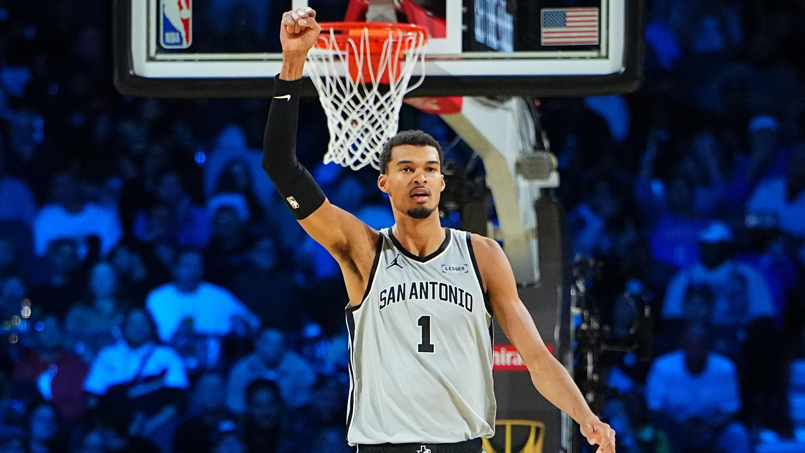 San Antonio Spurs v Oklahoma City Thunder : Emirates NBA Cup 2025 - Semifinals San Antonio Spurs v Oklahoma City Thunder : Emirates NBA Cup 2025 - Semifinals