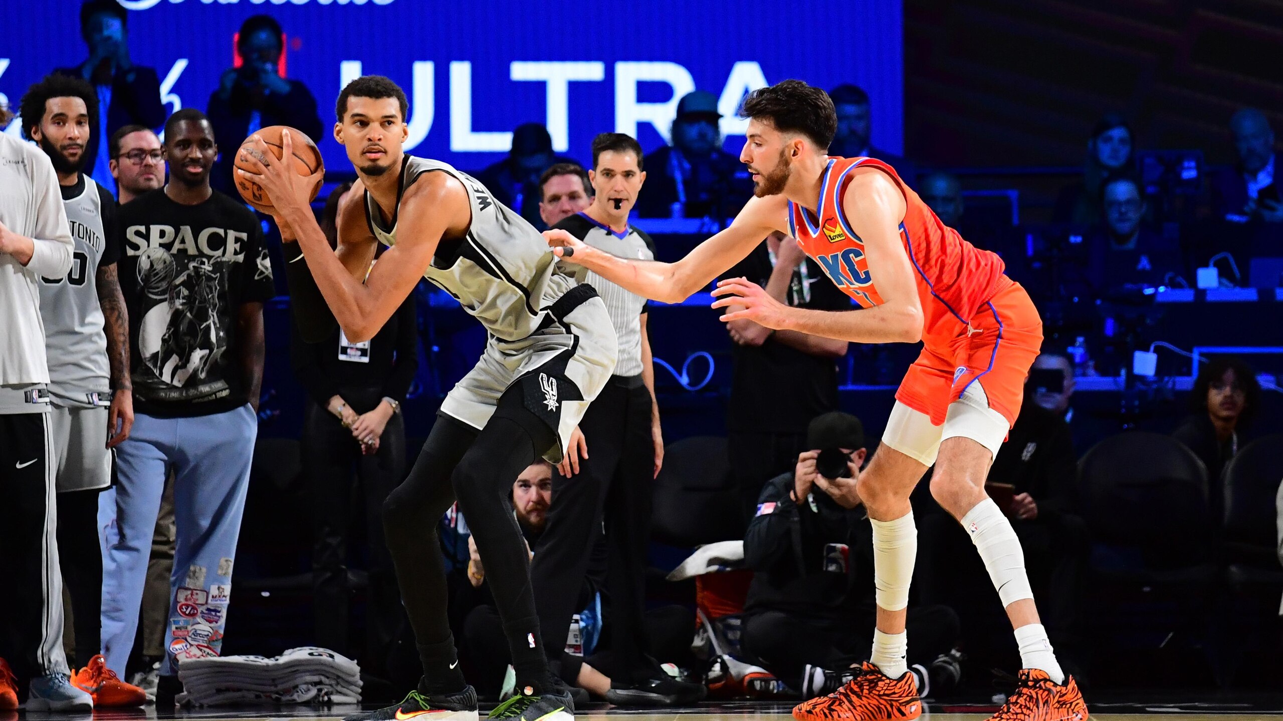 San Antonio Spurs v Oklahoma City Thunder : Emirates NBA Cup - Semifinals