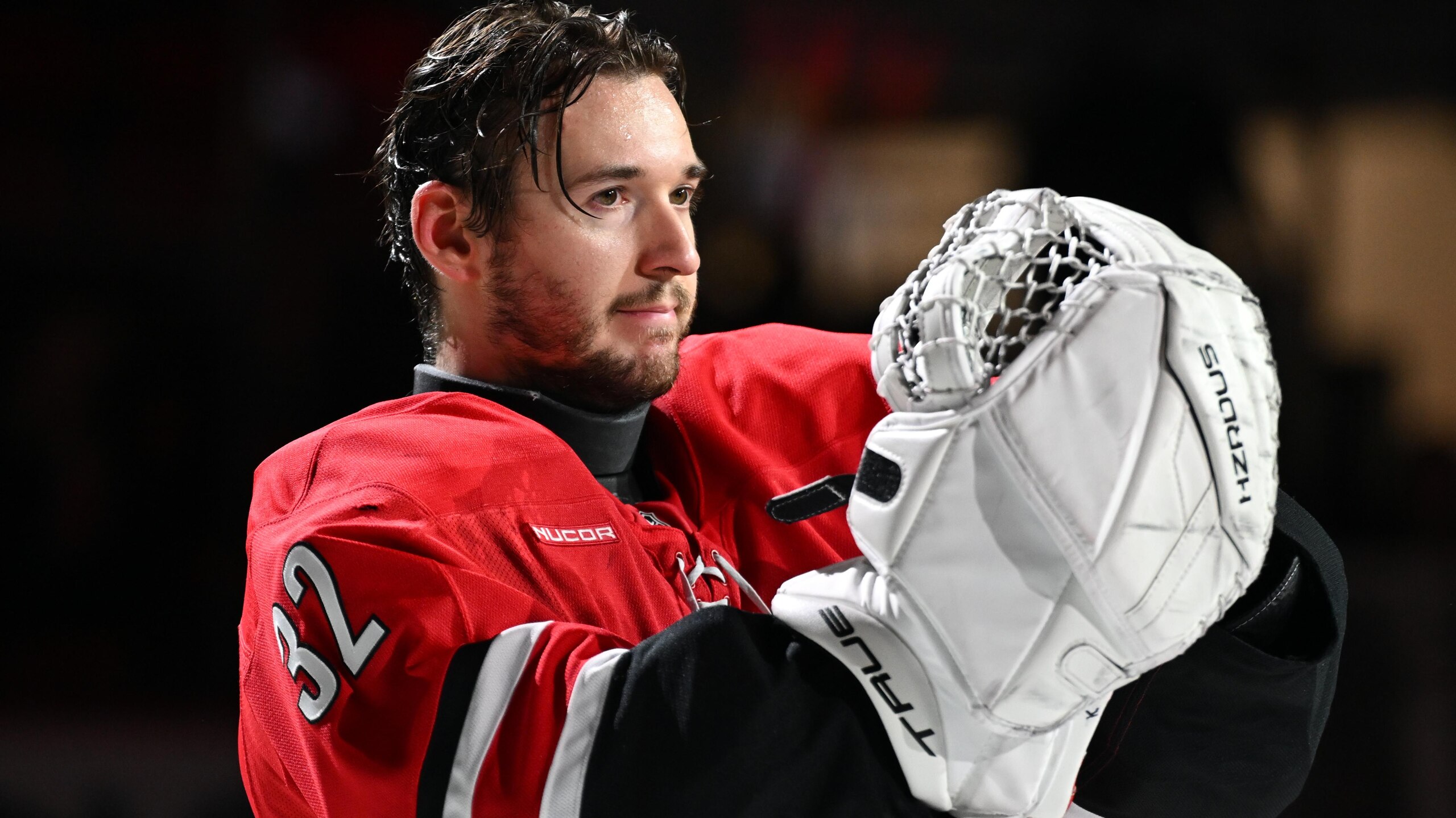 NHL: DEC 14 Flyers at Hurricanes