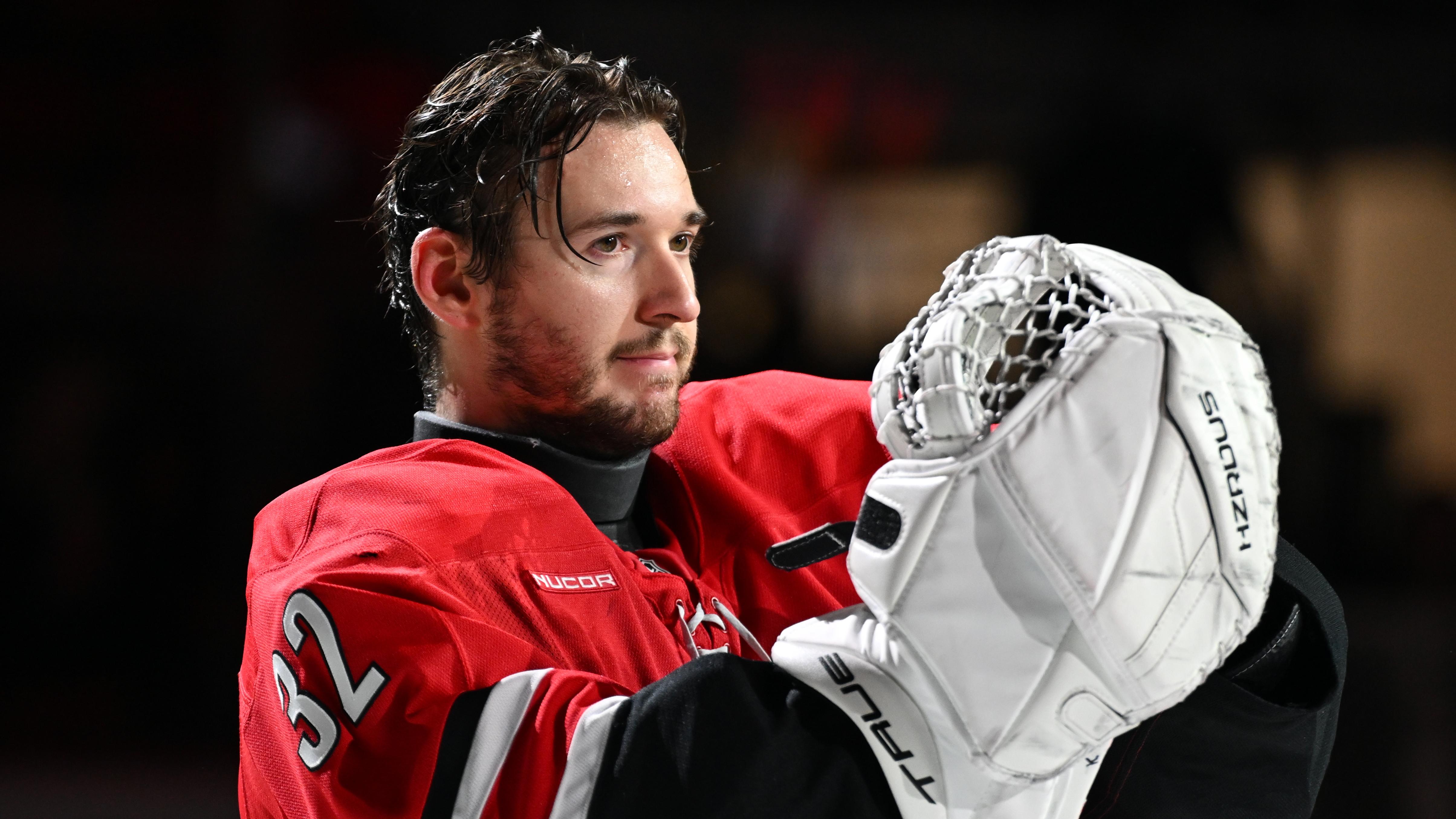 NHL: DEC 14 Flyers at Hurricanes