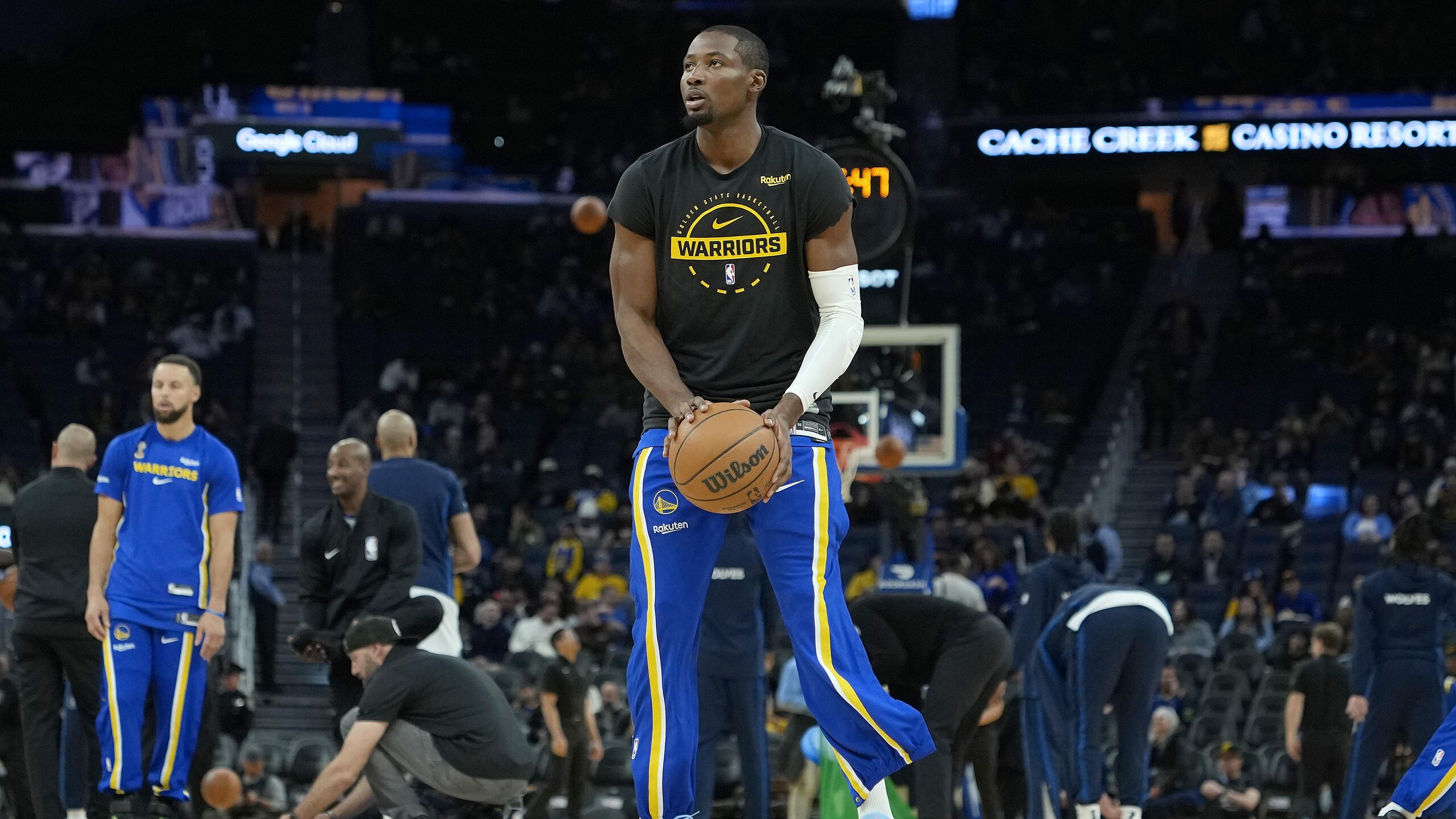 Minnesota Timberwolves v Golden State Warriors