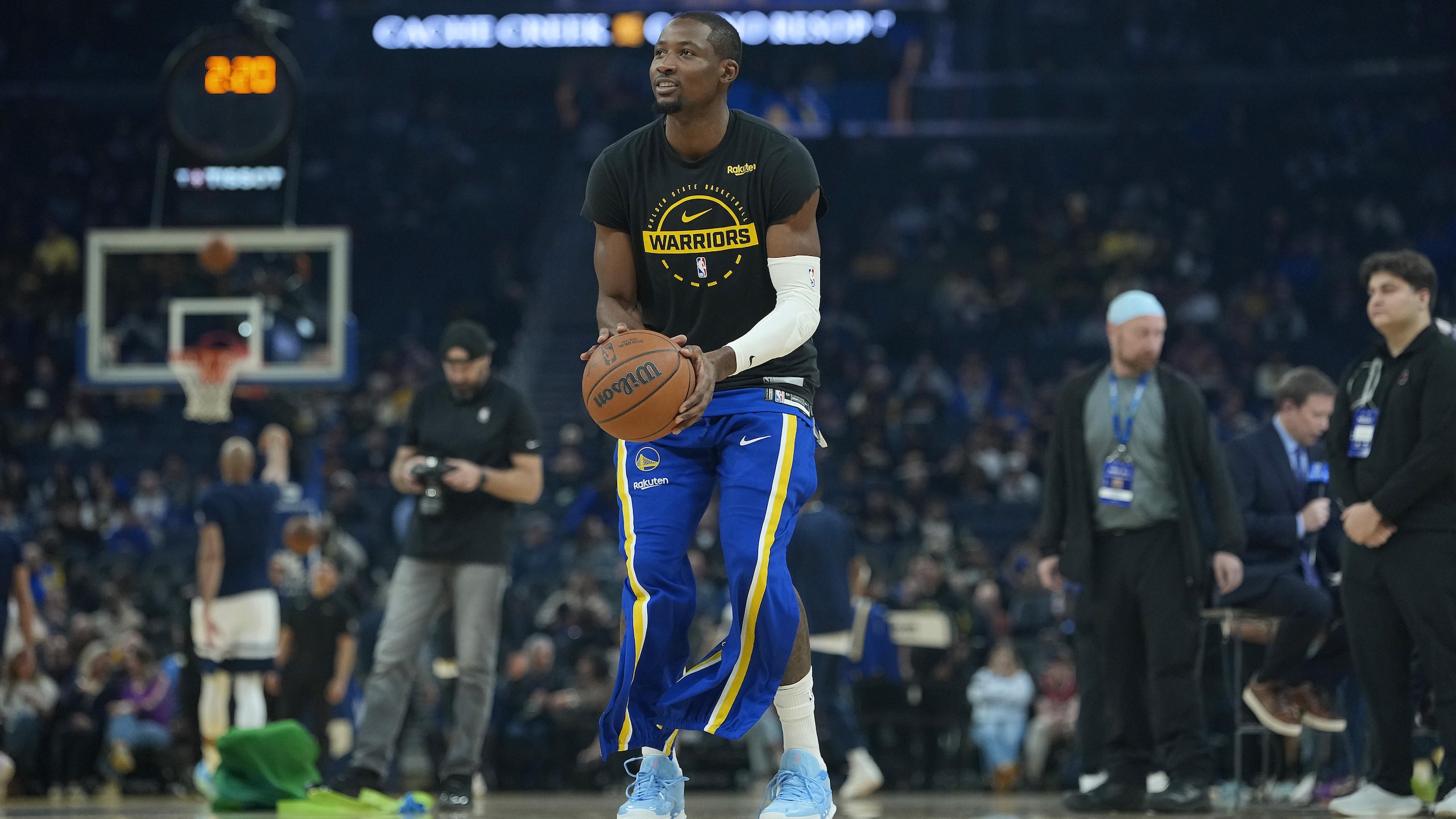 Minnesota Timberwolves v Golden State Warriors