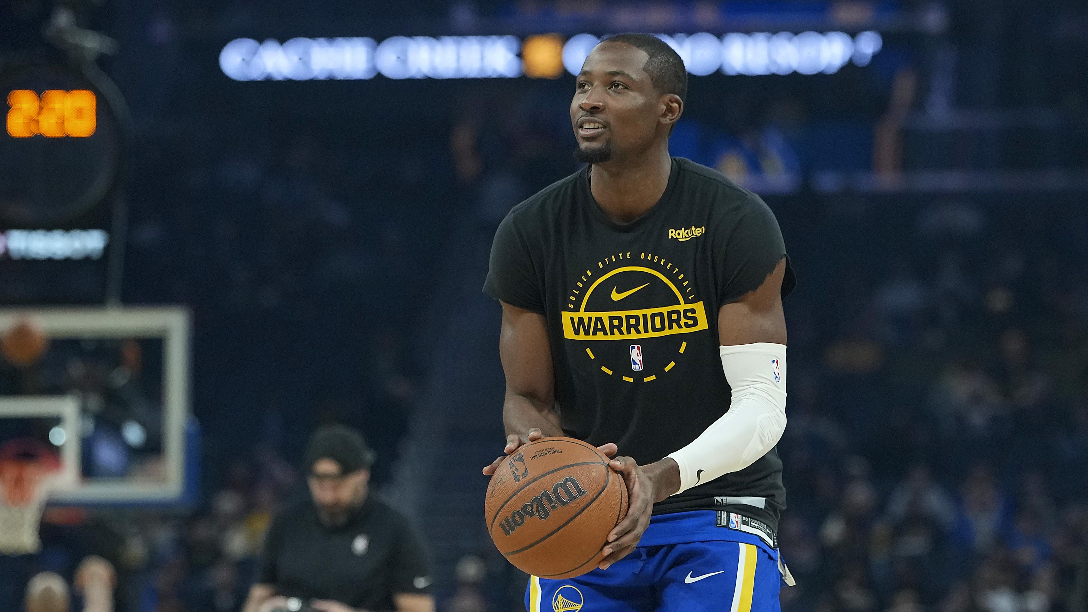 Minnesota Timberwolves v Golden State Warriors