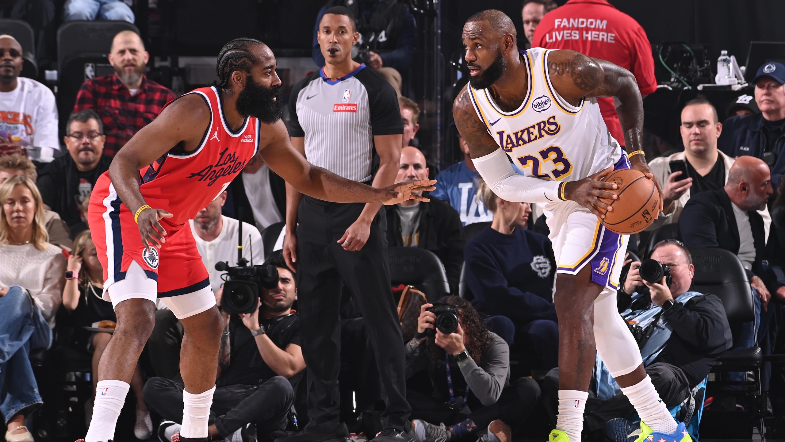 Los Angeles Lakers v Los Angeles Clippers