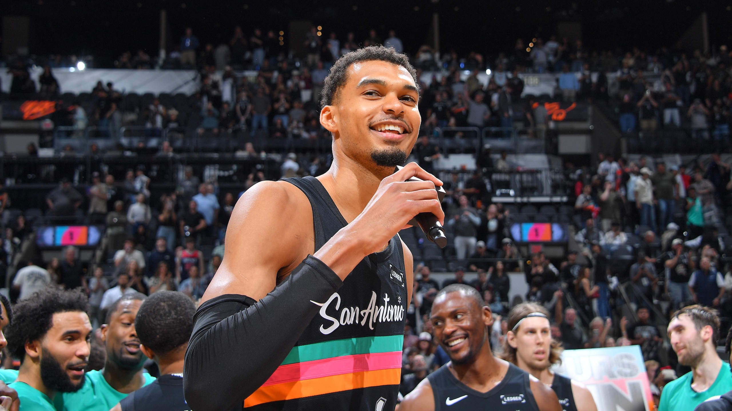 Oklahoma City Thunder v San Antonio Spurs