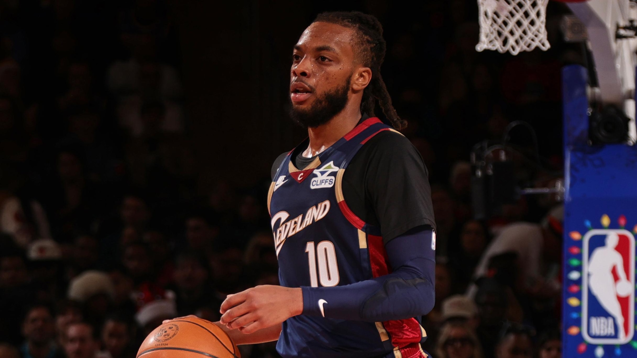 Cleveland Cavaliers v New York Knicks Cleveland Cavaliers v New York Knicks