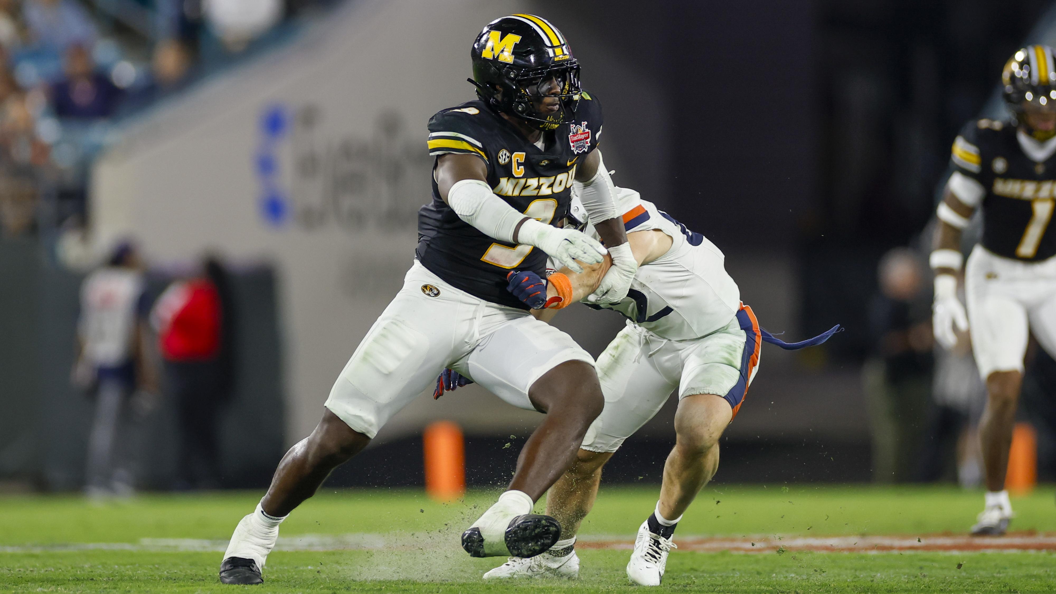 COLLEGE FOOTBALL: DEC 27 TaxSlayer Gator Bowl Virginia vs Missouri