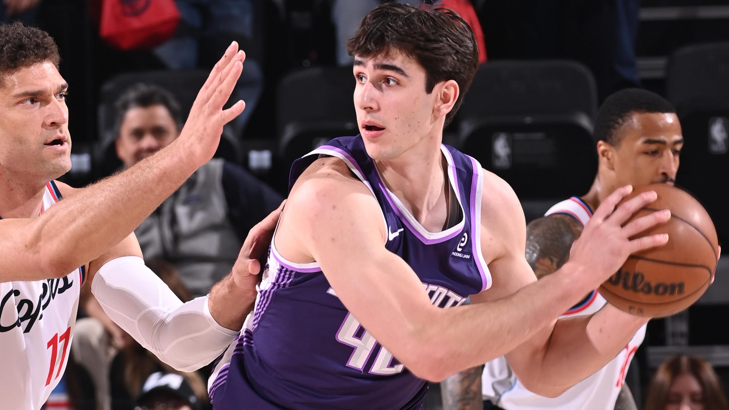 Sacramento Kings v Los Angeles Clippers