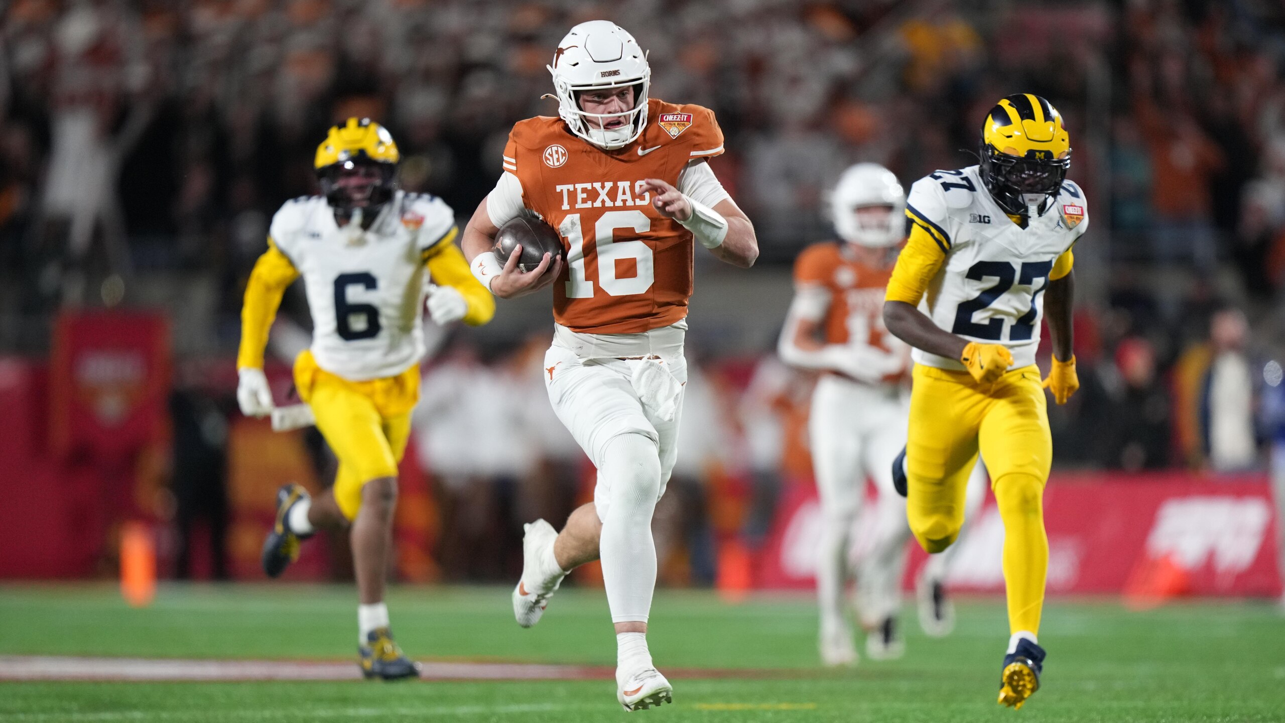 COLLEGE FOOTBALL: DEC 31 Cheez-It Citrus Bowl Michigan vs Texas COLLEGE FOOTBALL: DEC 31 Cheez-It Citrus Bowl Michigan vs Texas