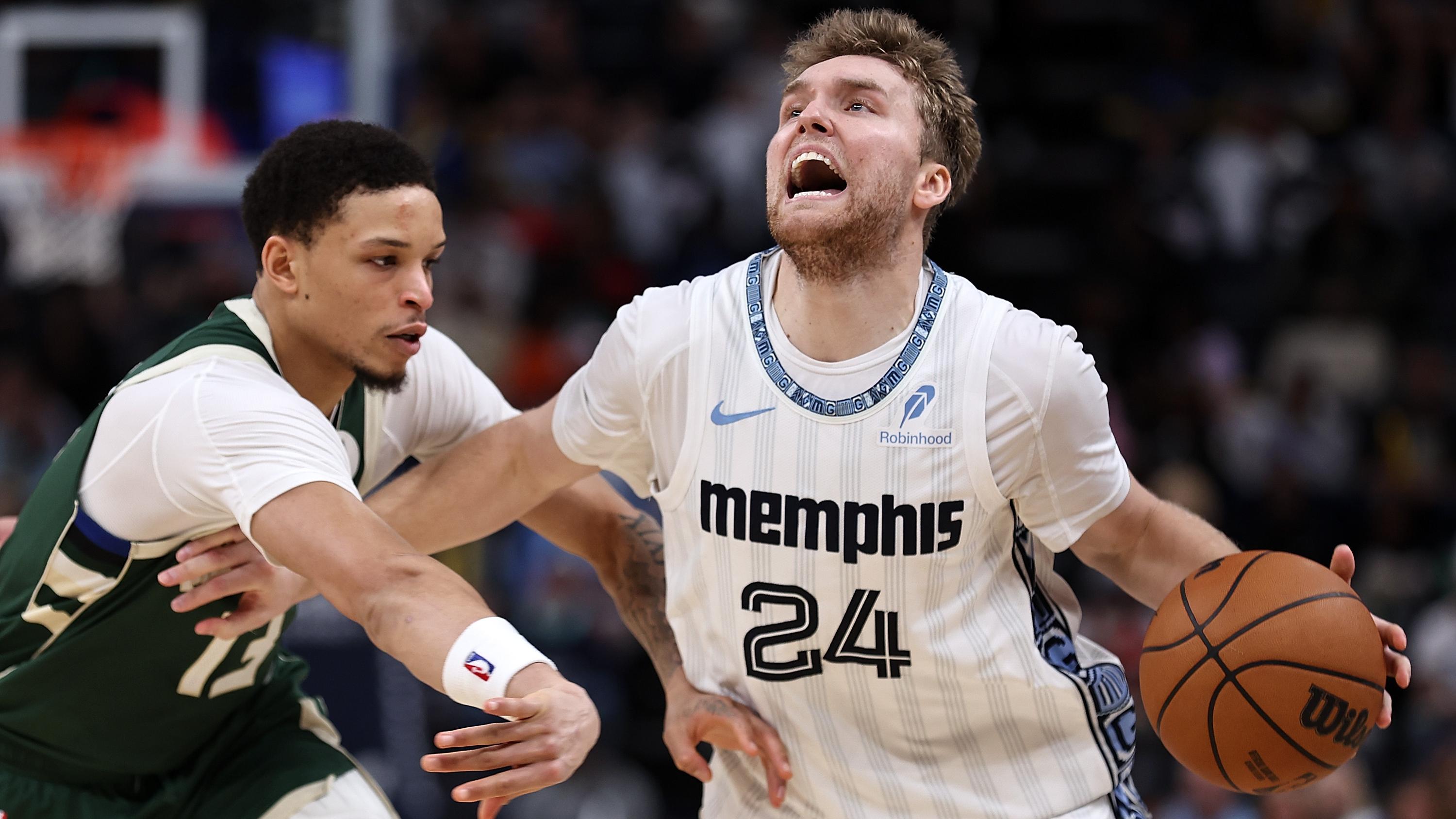 Milwaukee Bucks v Memphis Grizzlies