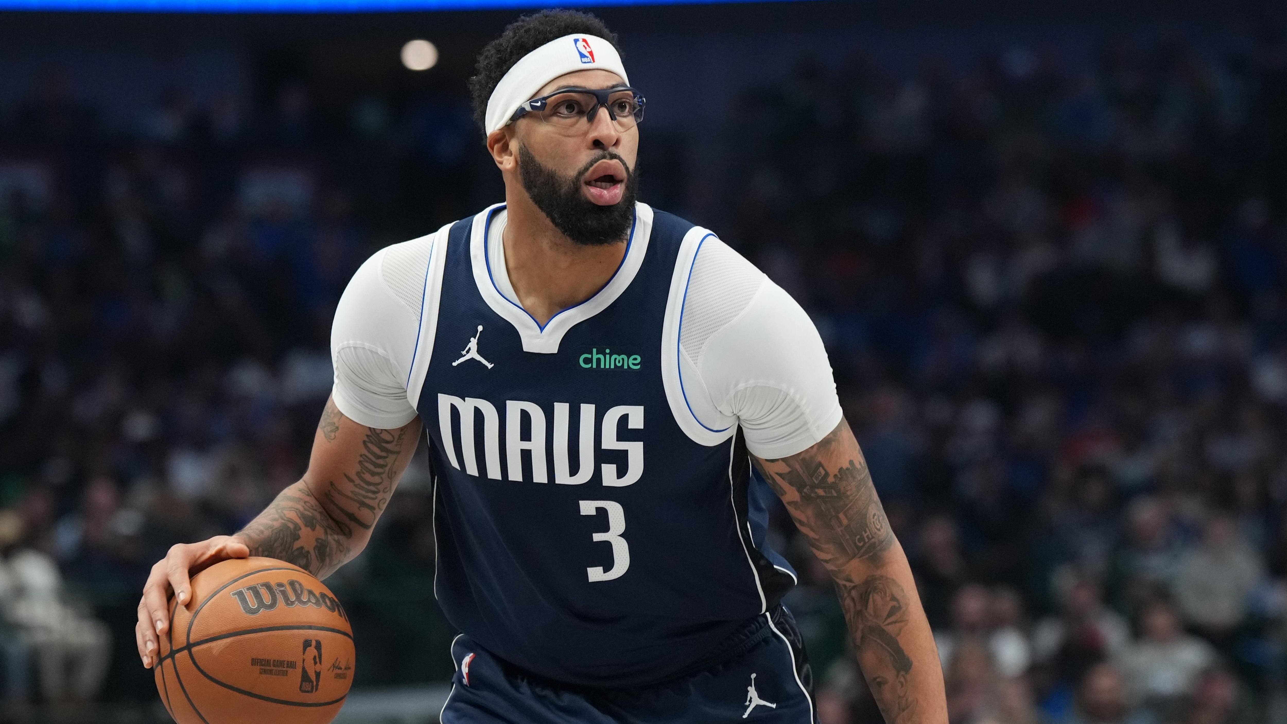 Philadelphia 76ers v Dallas Mavericks