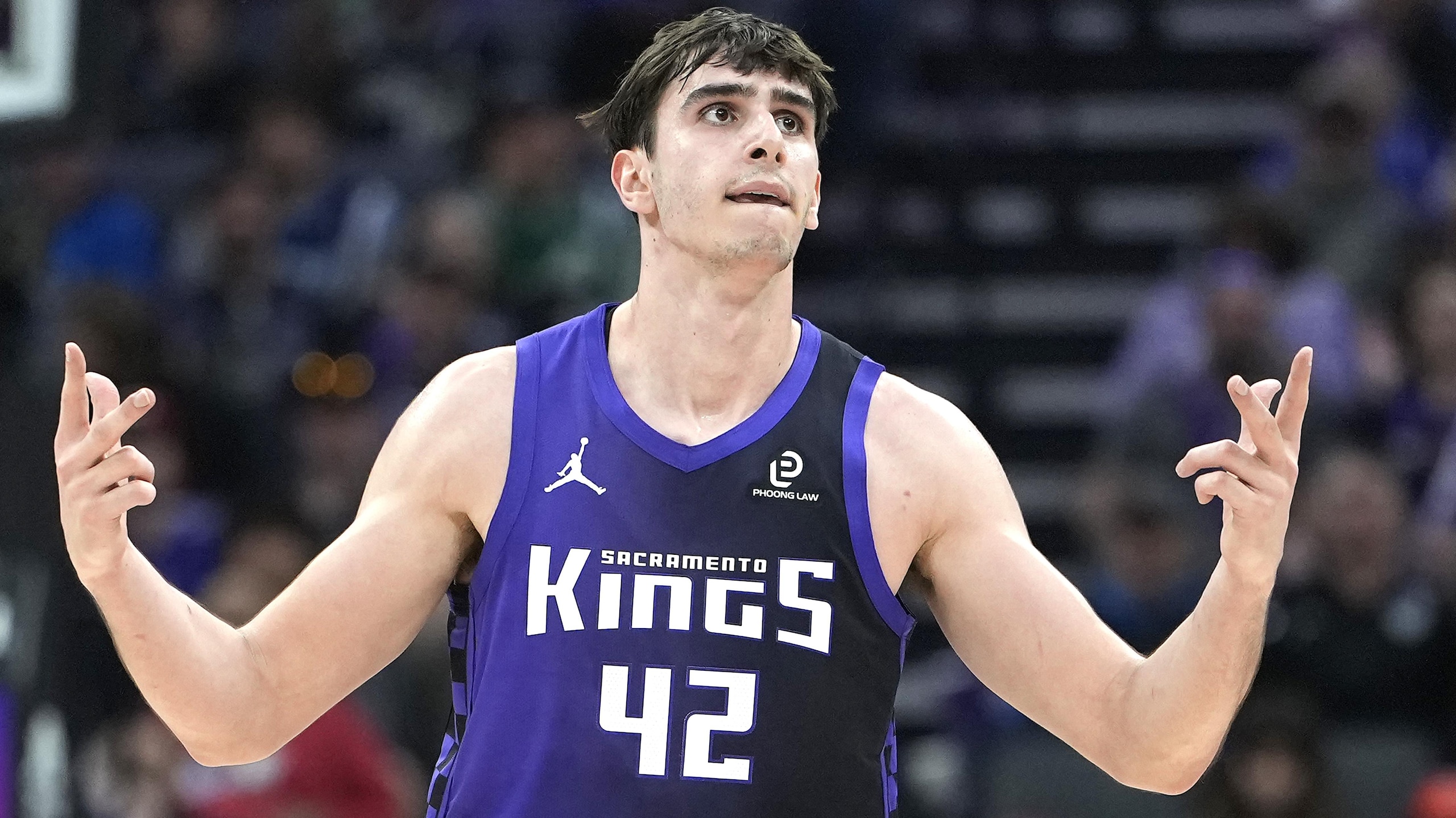 Dallas Mavericks v Sacramento Kings