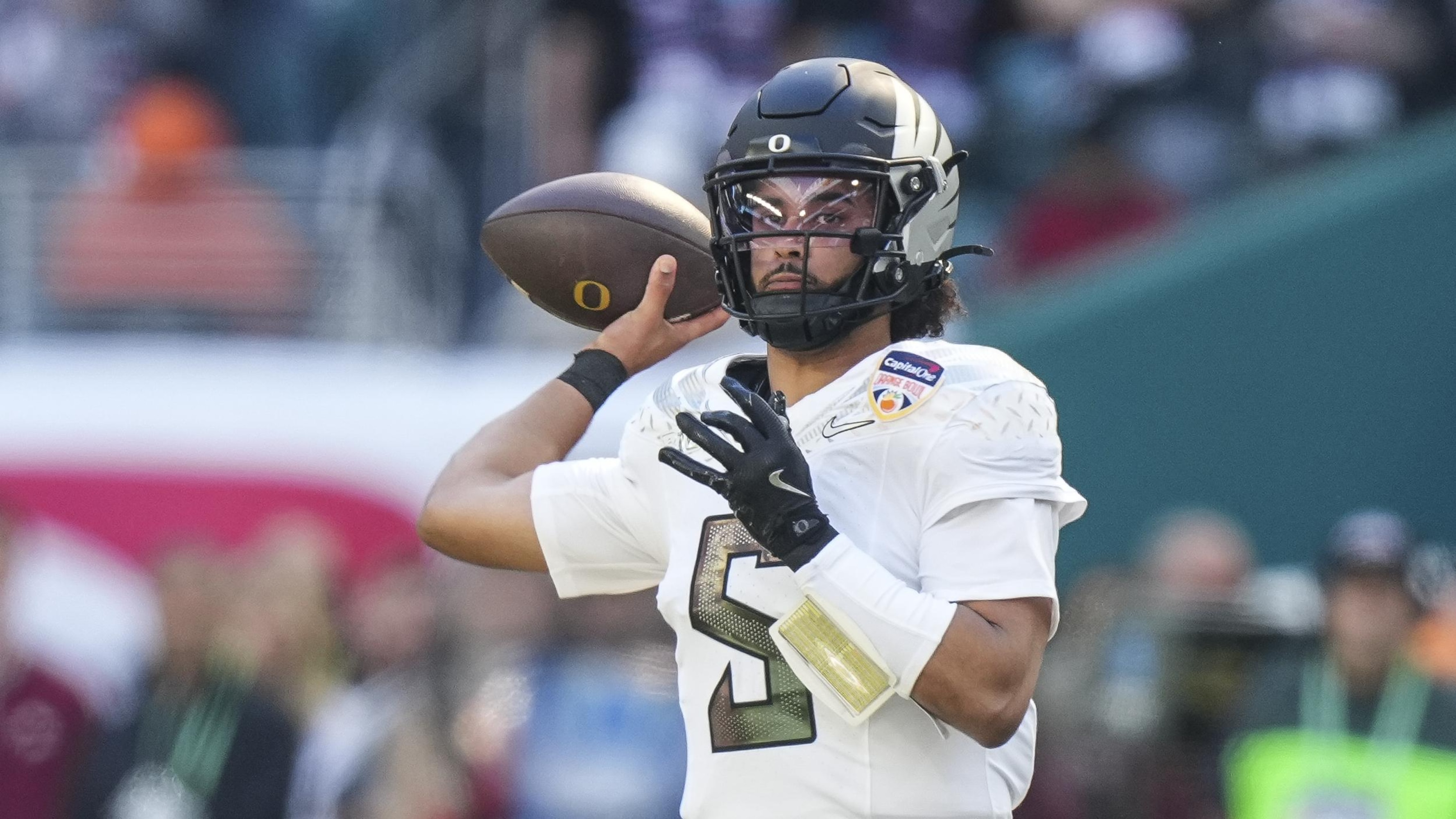 Dante Moore Will Return to Oregon, Forgo 2026 NFL Draft Amid Dylan Raiola Transfer