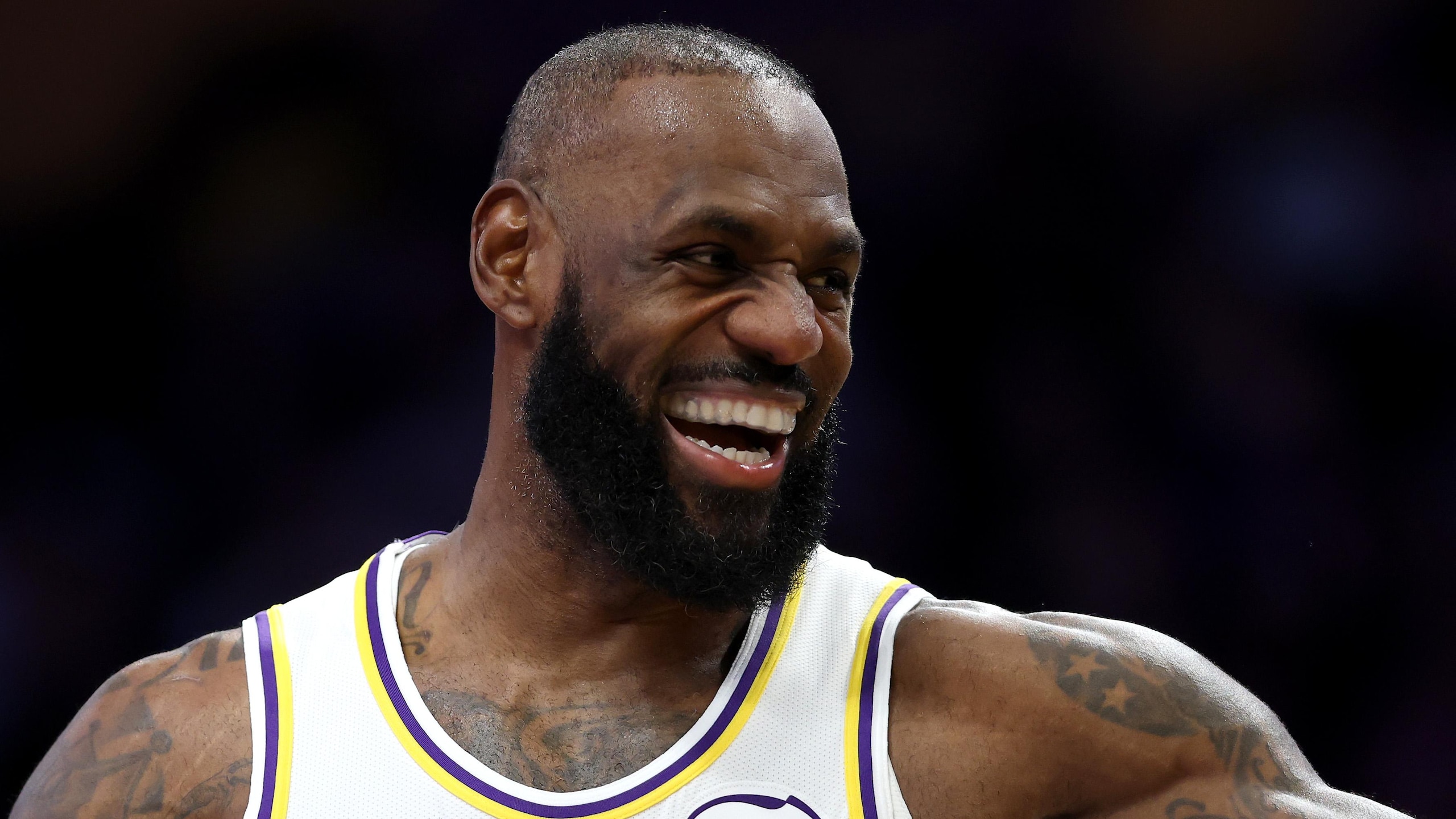 Sacramento Kings v Los Angeles Lakers