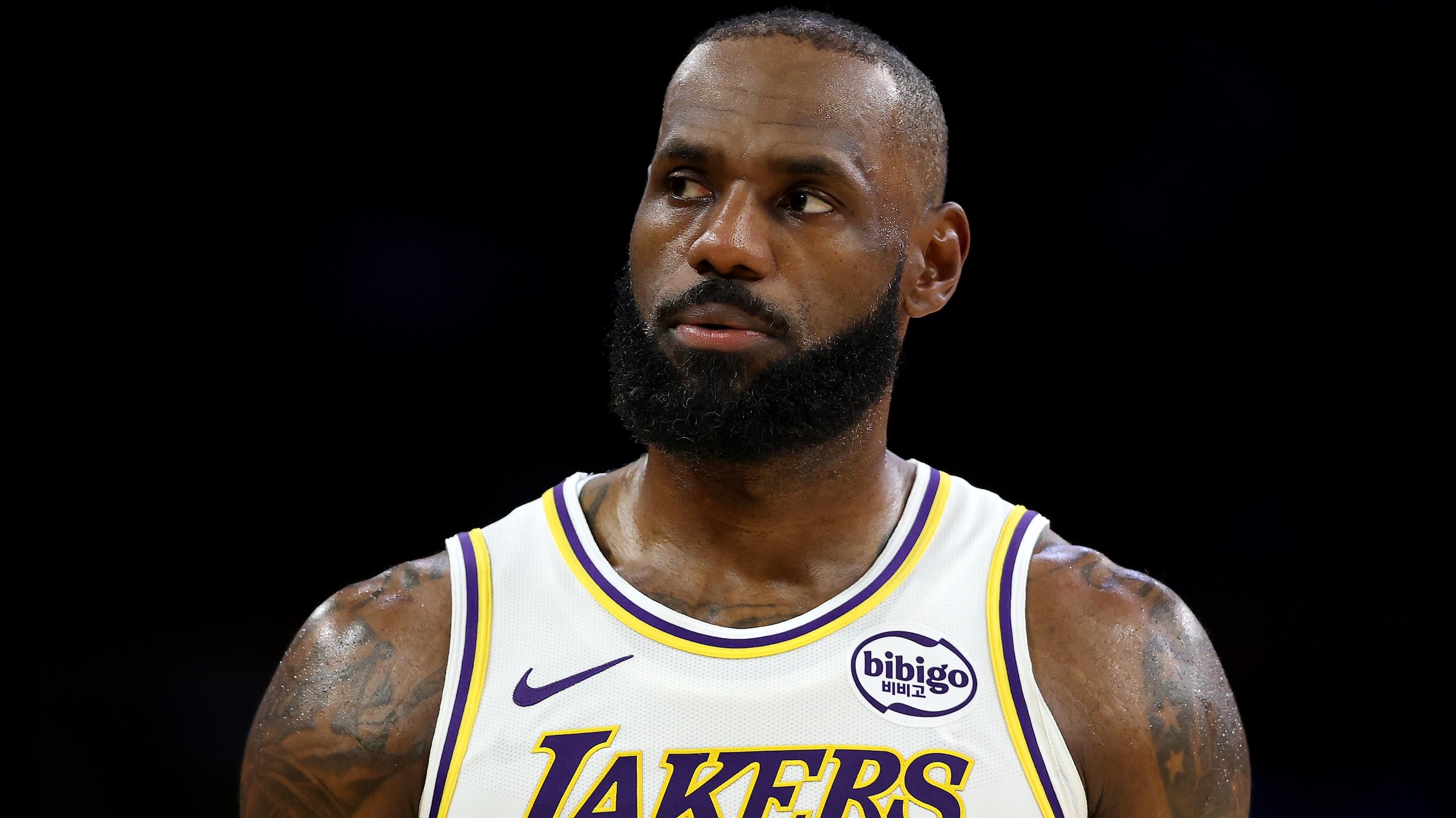 Sacramento Kings v Los Angeles Lakers
