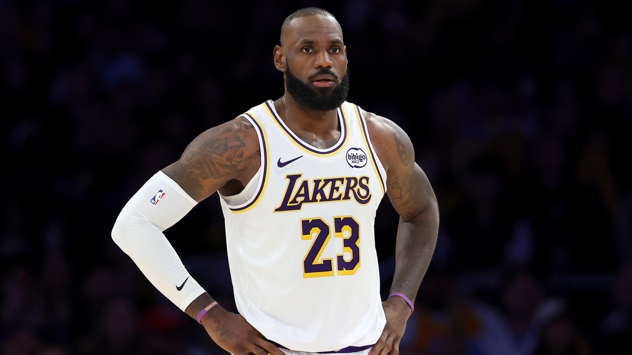 Sacramento Kings v Los Angeles Lakers Sacramento Kings v Los Angeles Lakers