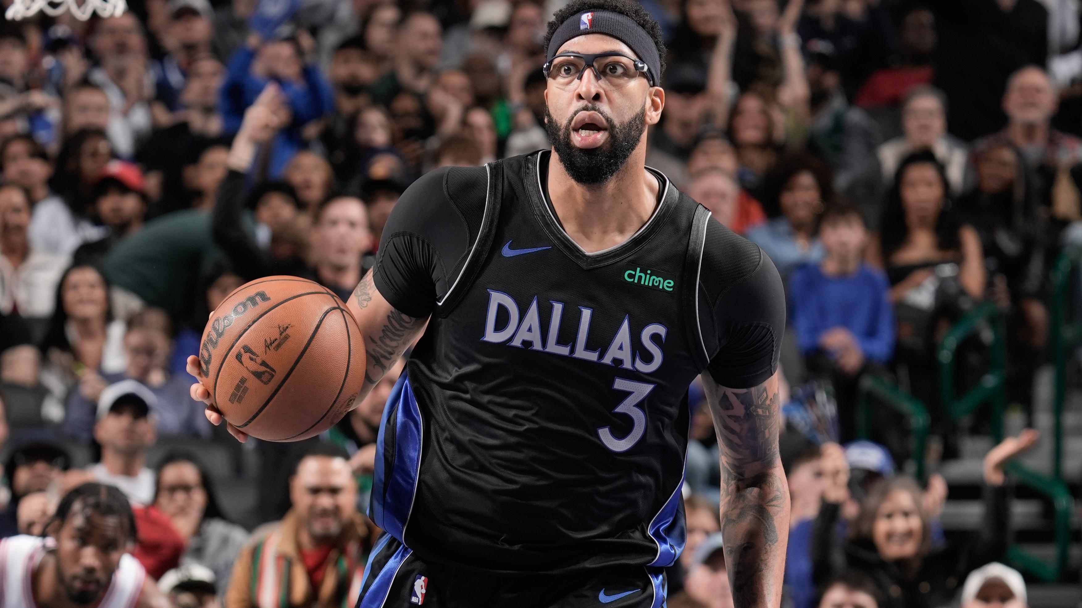 Houston Rockets v Dallas Mavericks