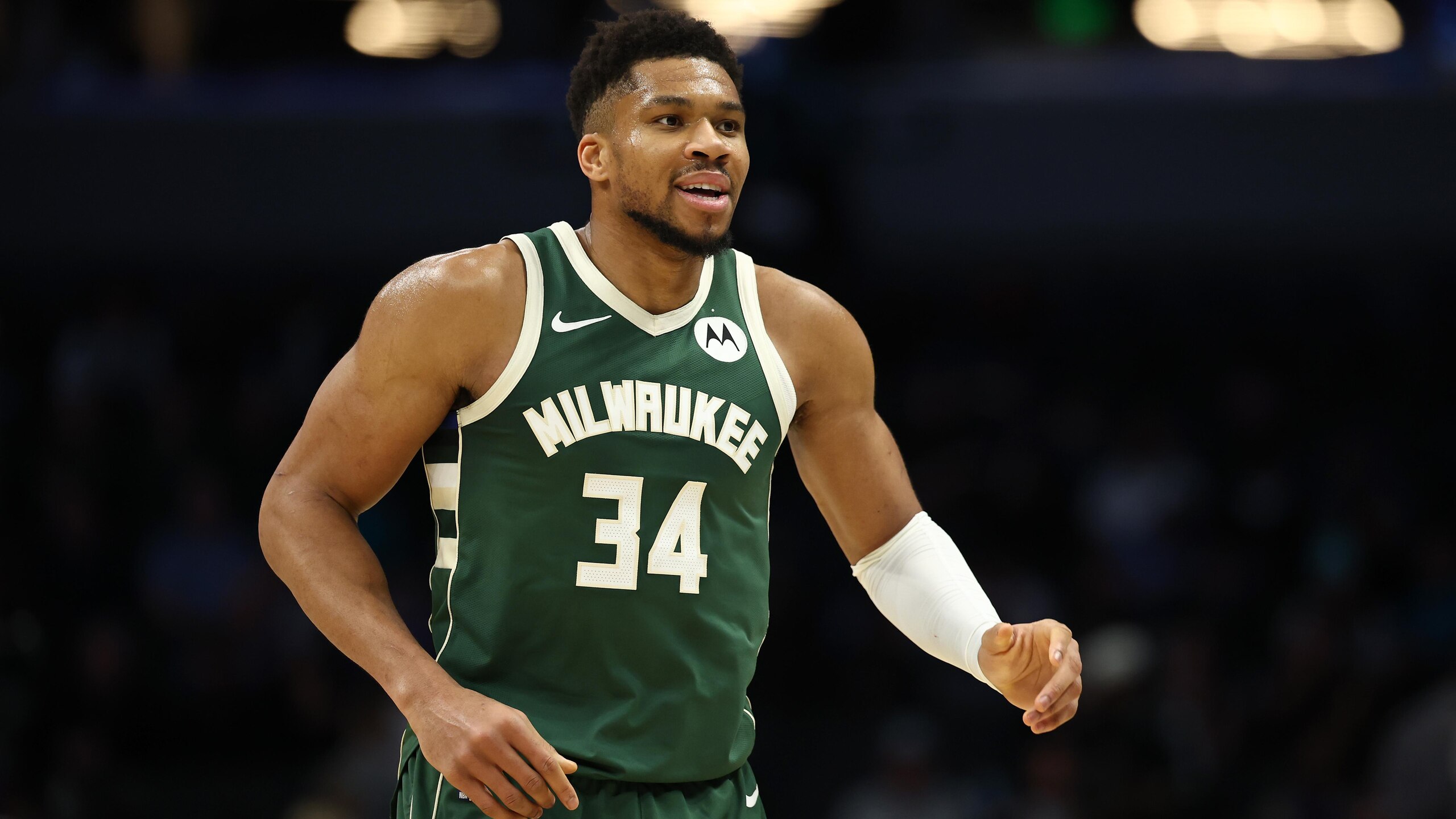 Milwaukee Bucks v Charlotte Hornets Milwaukee Bucks v Charlotte Hornets