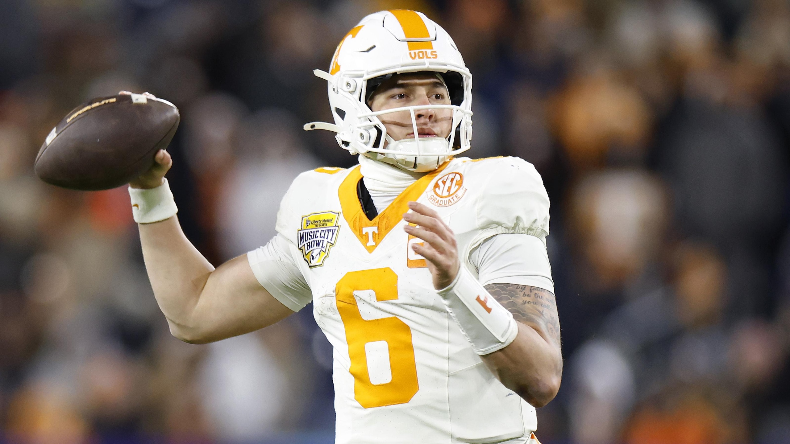 2025 Liberty Mutual Music City Bowl - Tennessee v Illinois