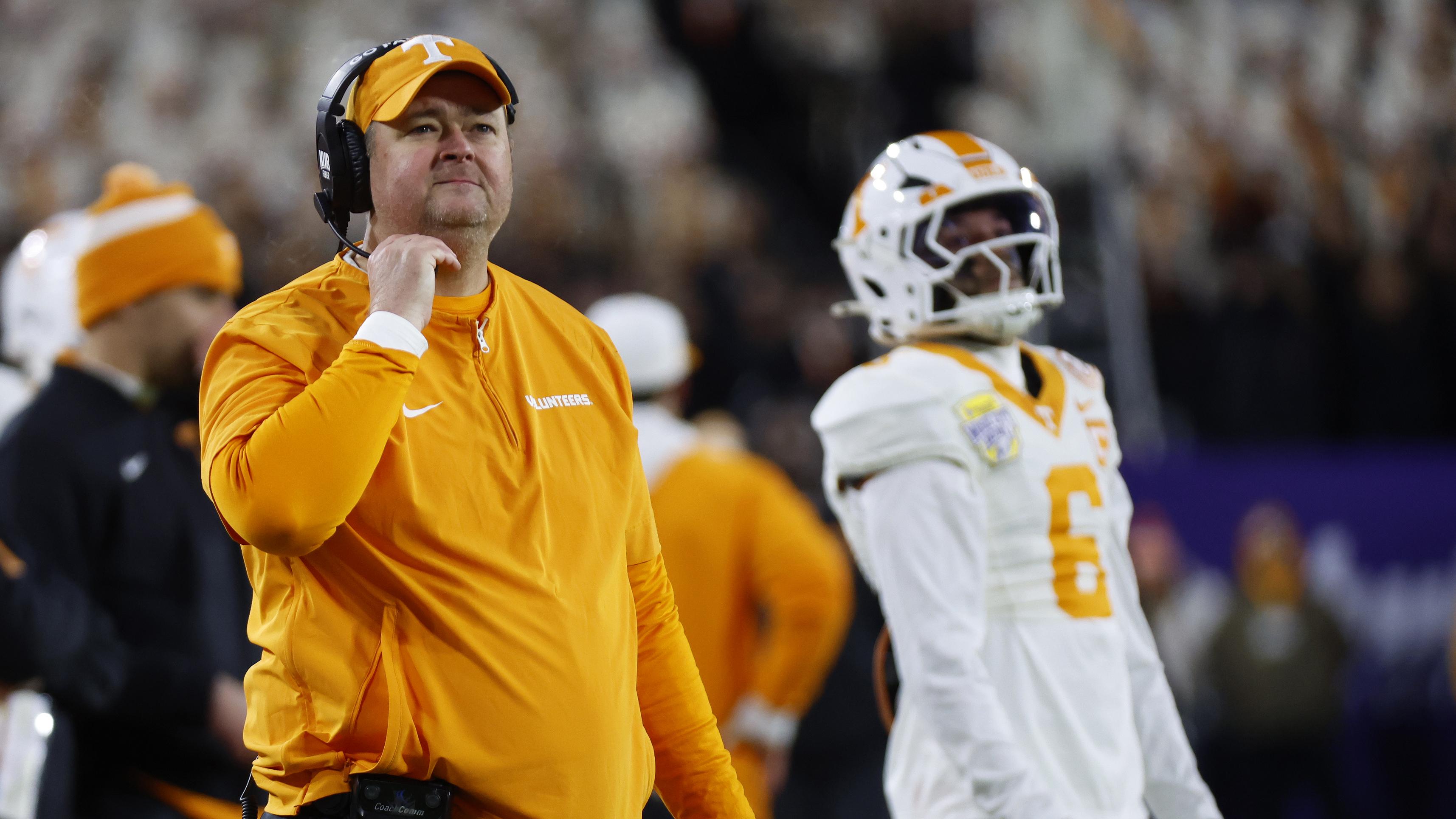 COLLEGE FOOTBALL: DEC 30 Music City Bowl Tennessee vs Illinois