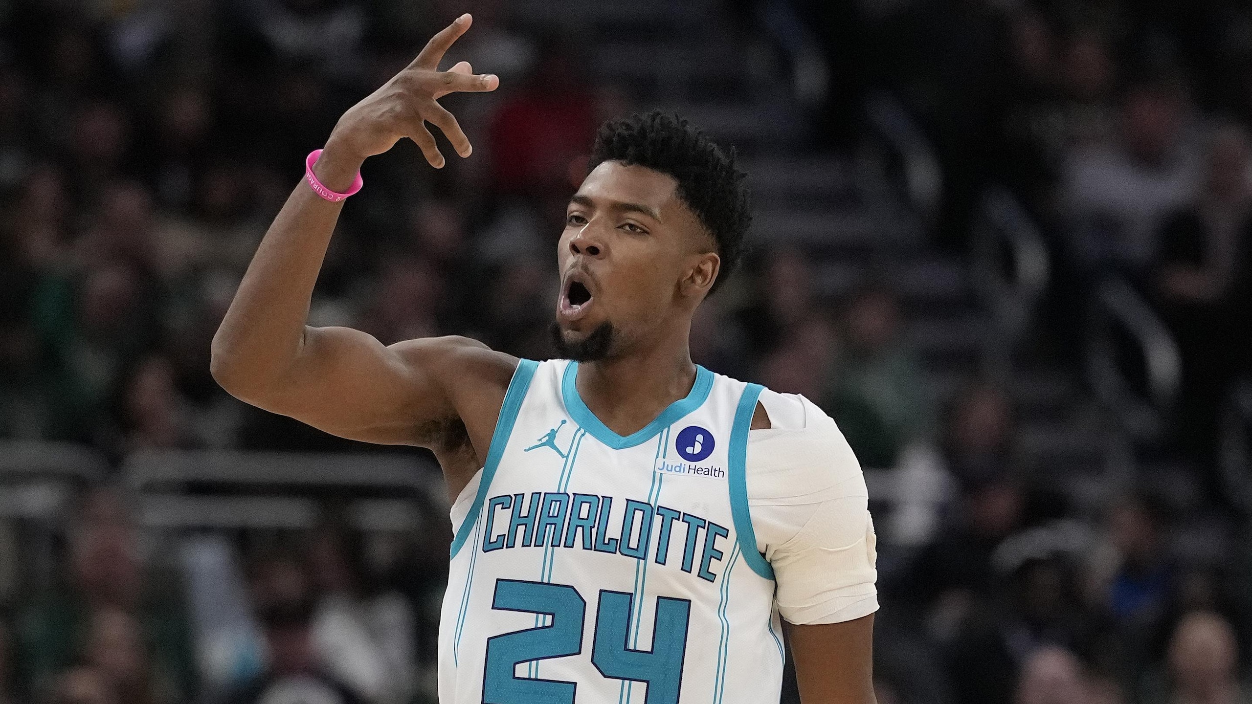Charlotte Hornets v Milwaukee Bucks Charlotte Hornets v Milwaukee Bucks
