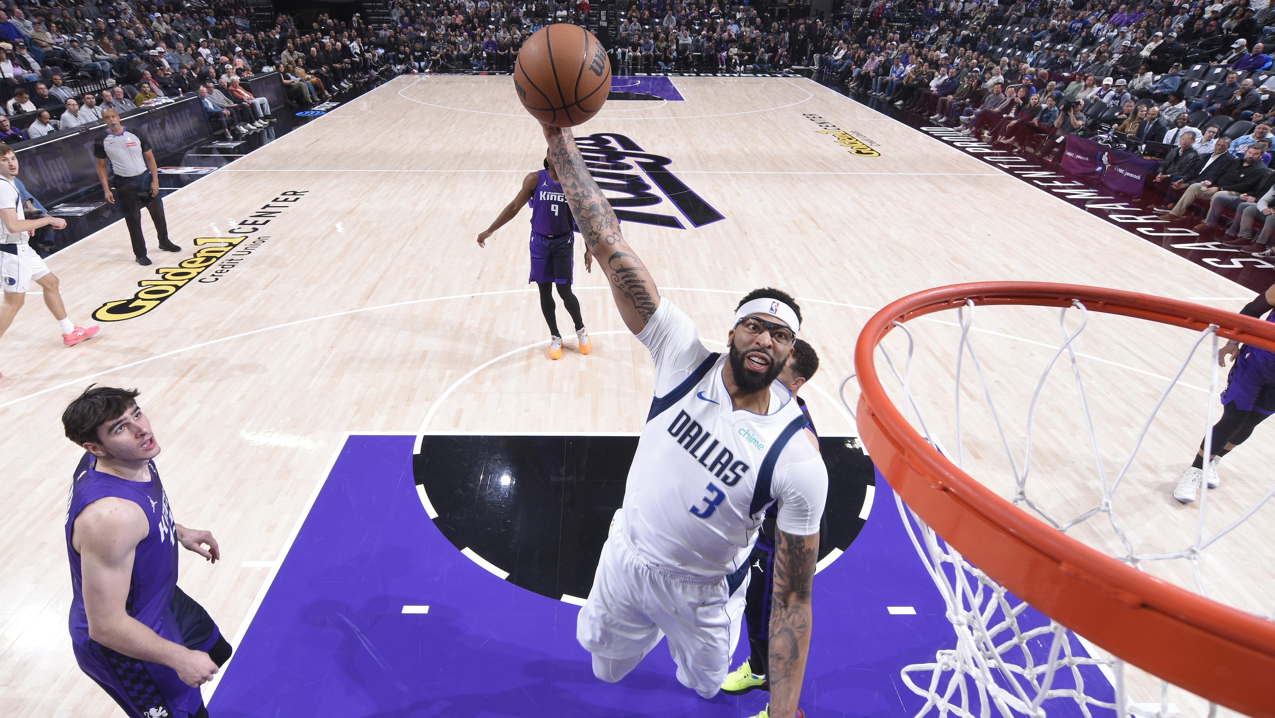 Dallas Mavericks v Sacramento Kings