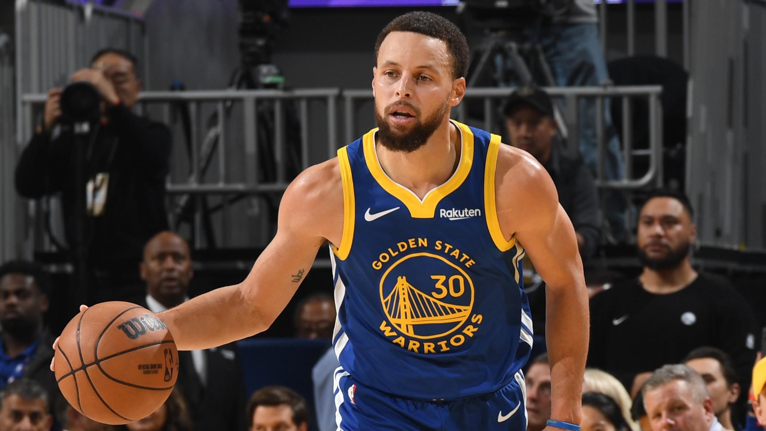 Milwaukee Bucks v Golden State Warriors