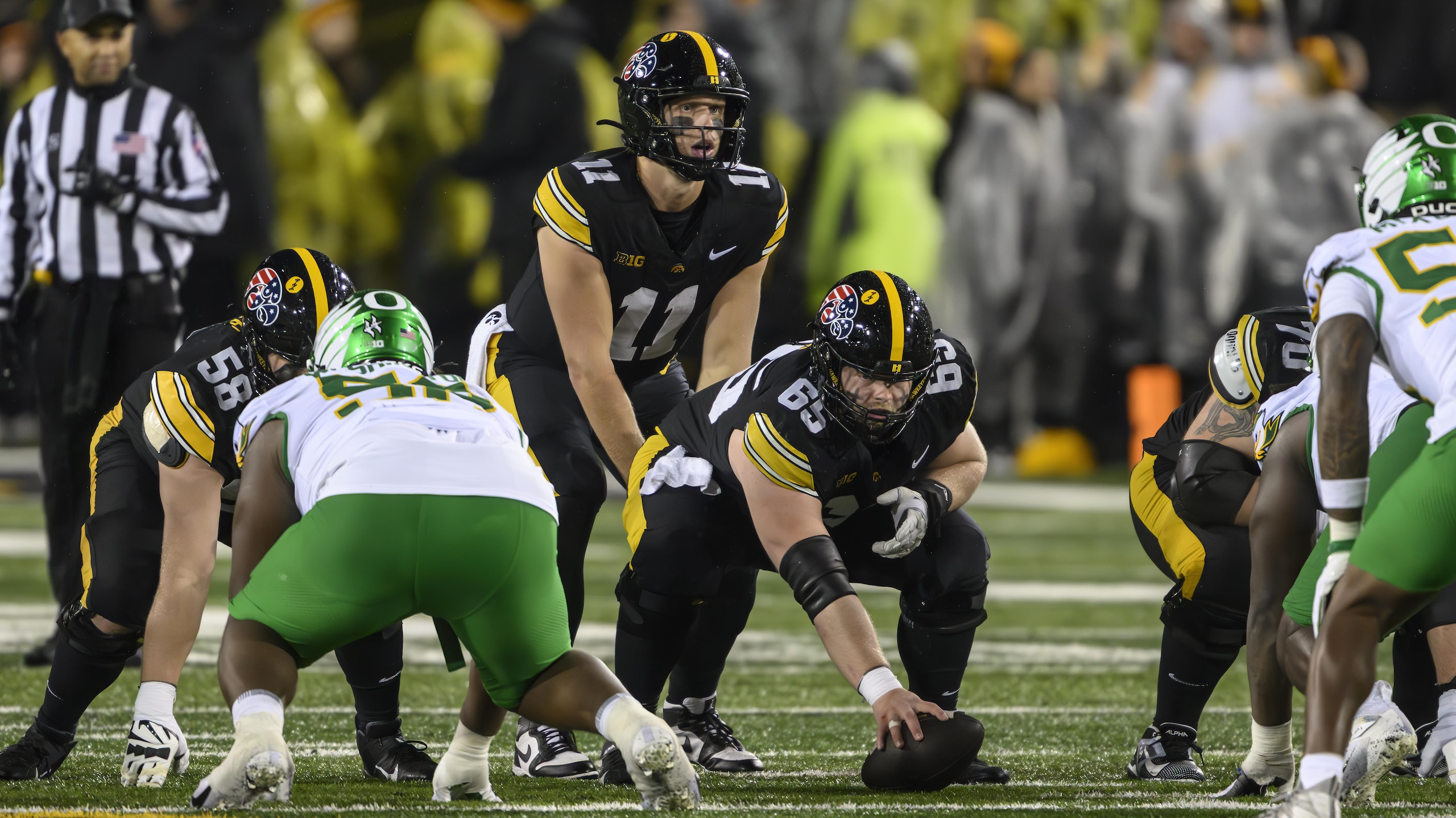 Oregon Ducks v Iowa Hawkeyes Oregon Ducks v Iowa Hawkeyes