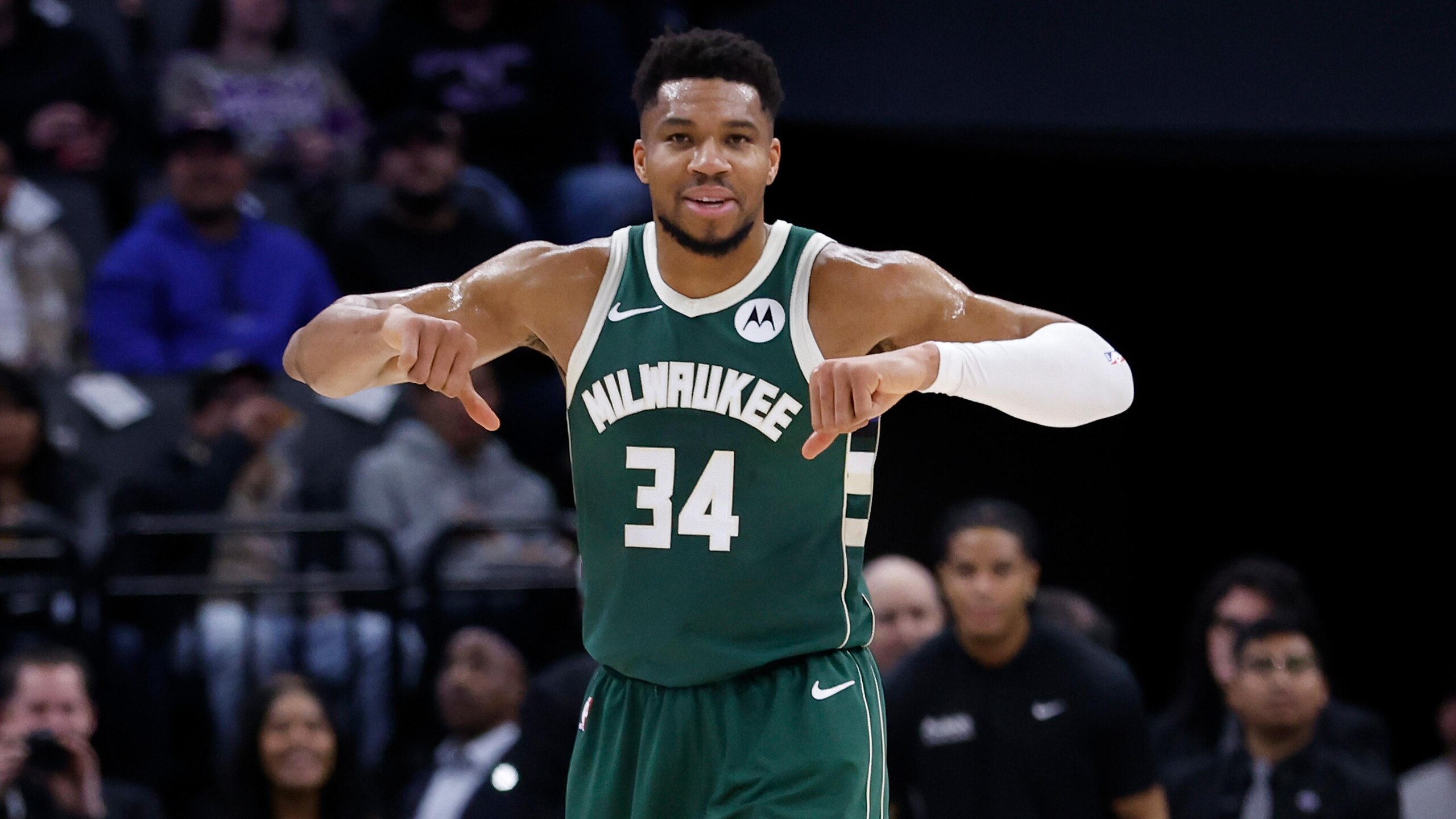 Milwaukee Bucks v Sacramento Kings