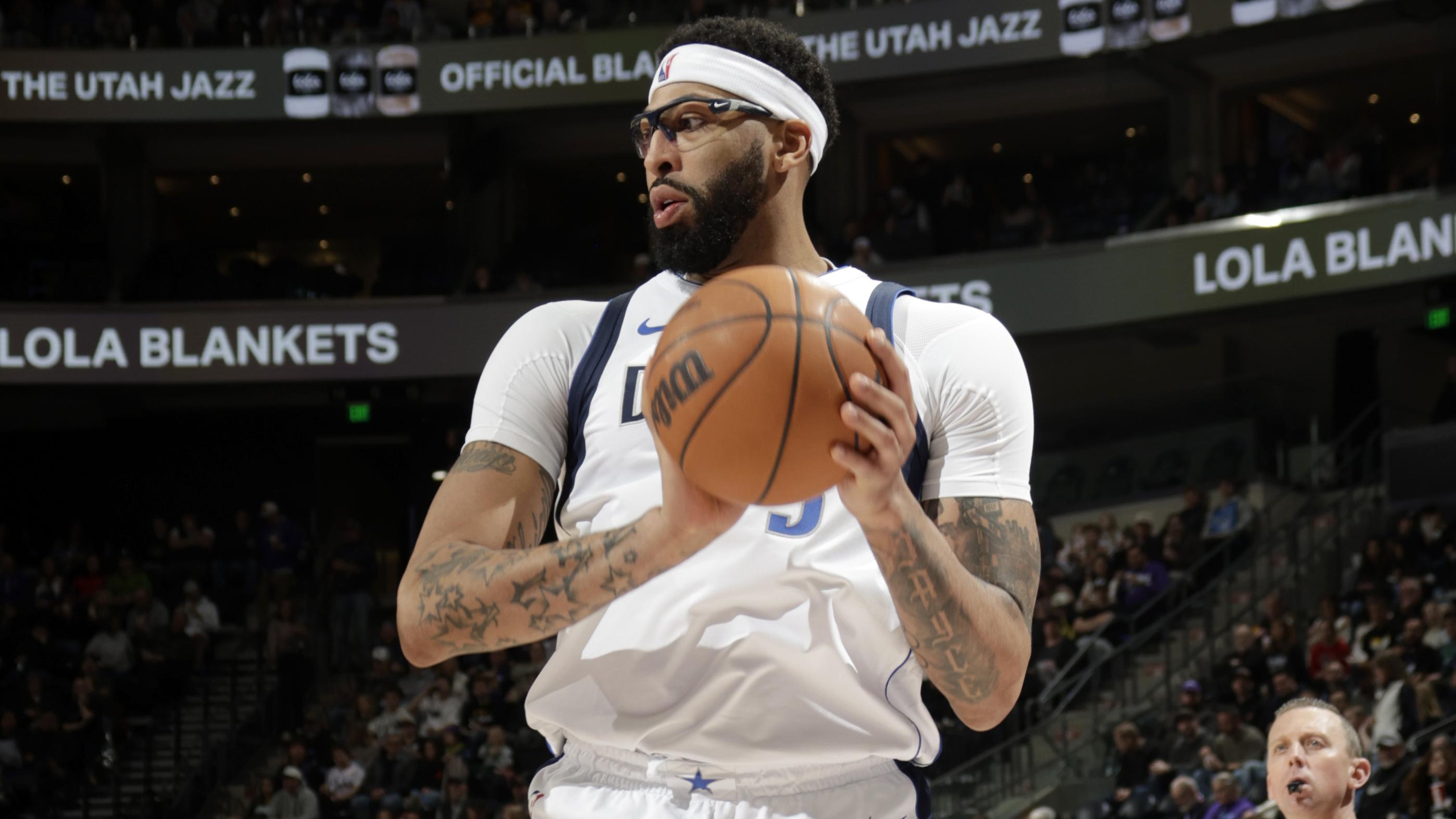 Dallas Mavericks v Utah Jazz