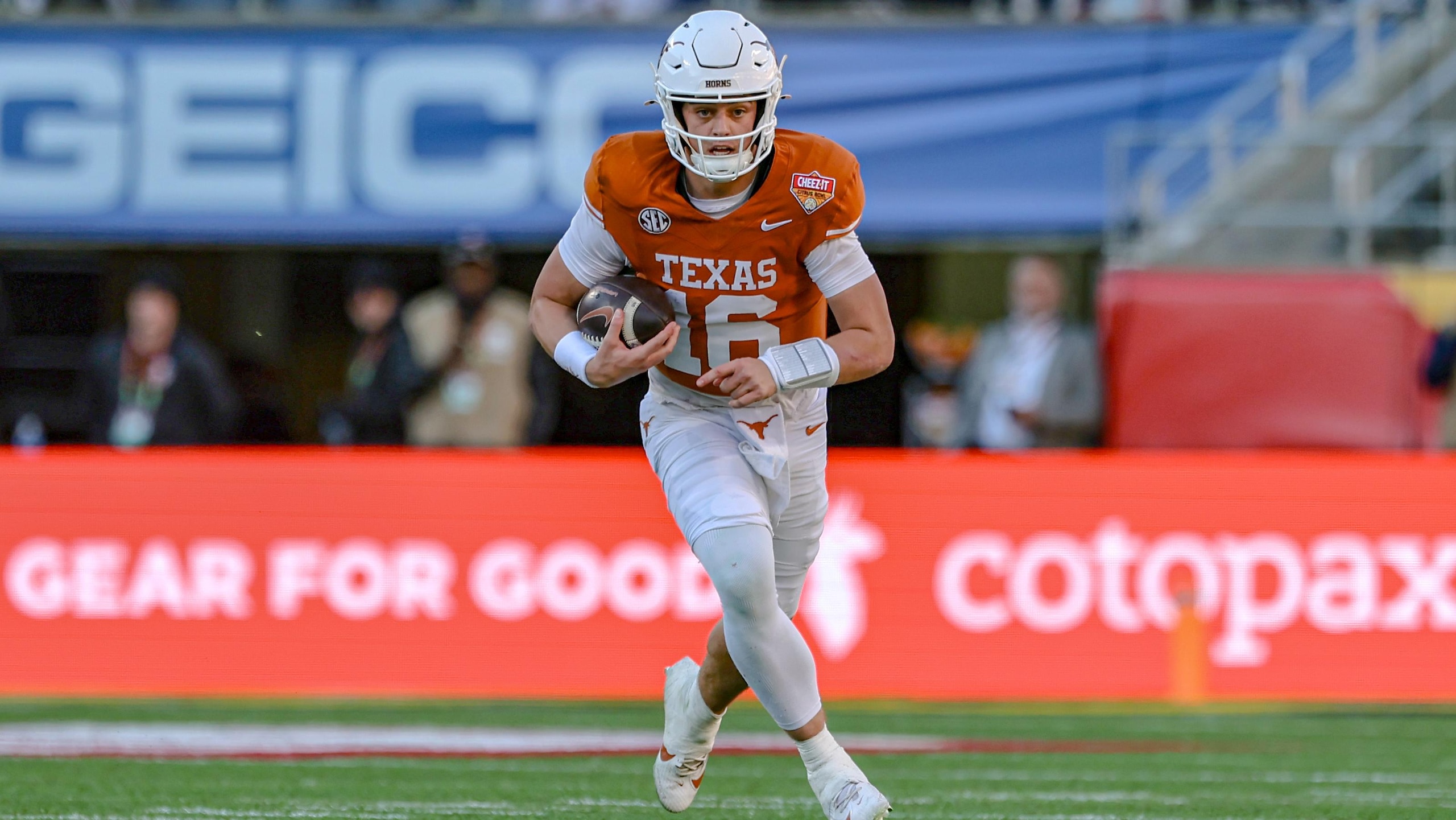 2025 Cheez-It Citrus Bowl - Texas v Michigan 2025 Cheez-It Citrus Bowl - Texas v Michigan
