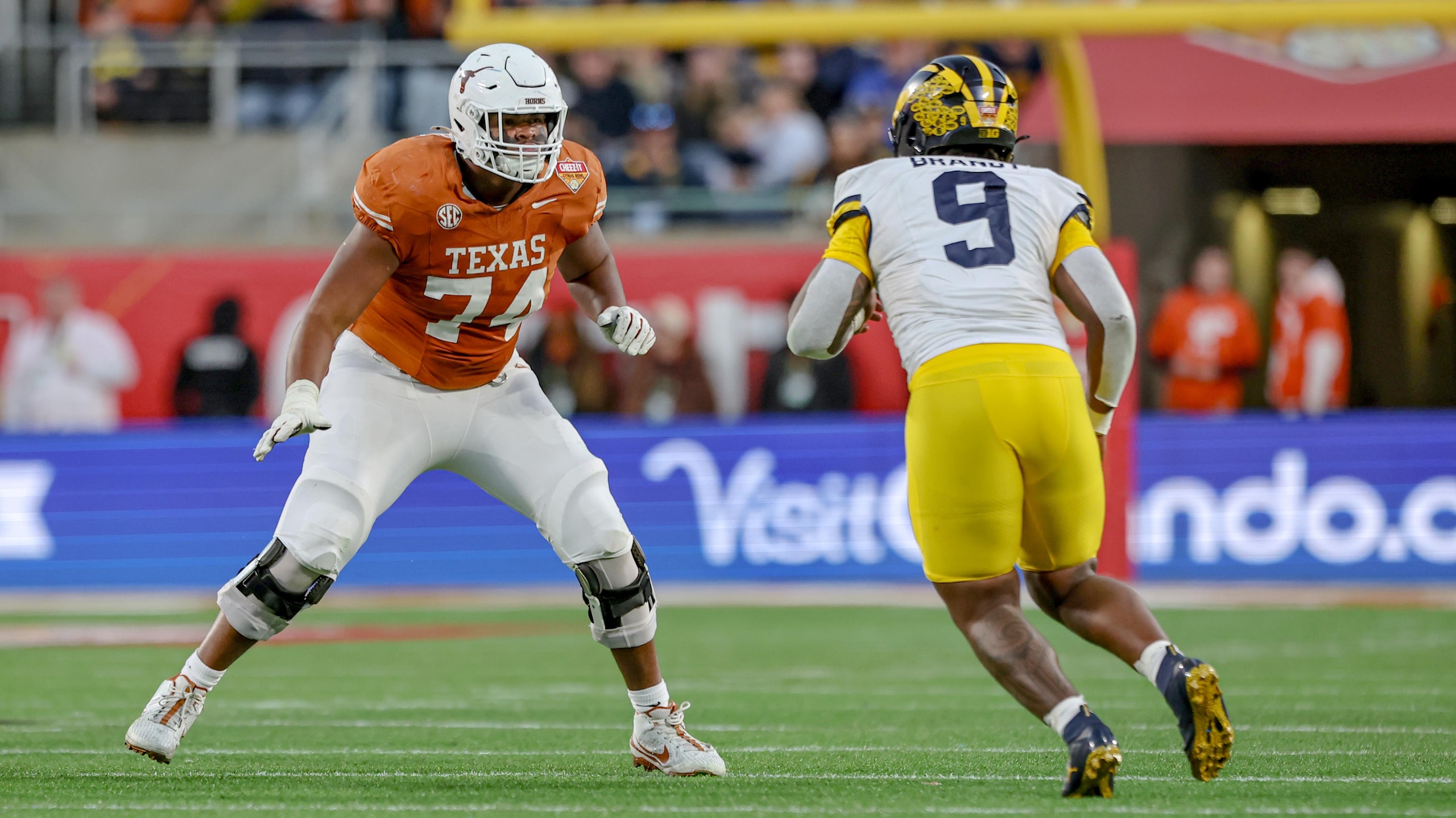 2025 Cheez-It Citrus Bowl - Texas v Michigan