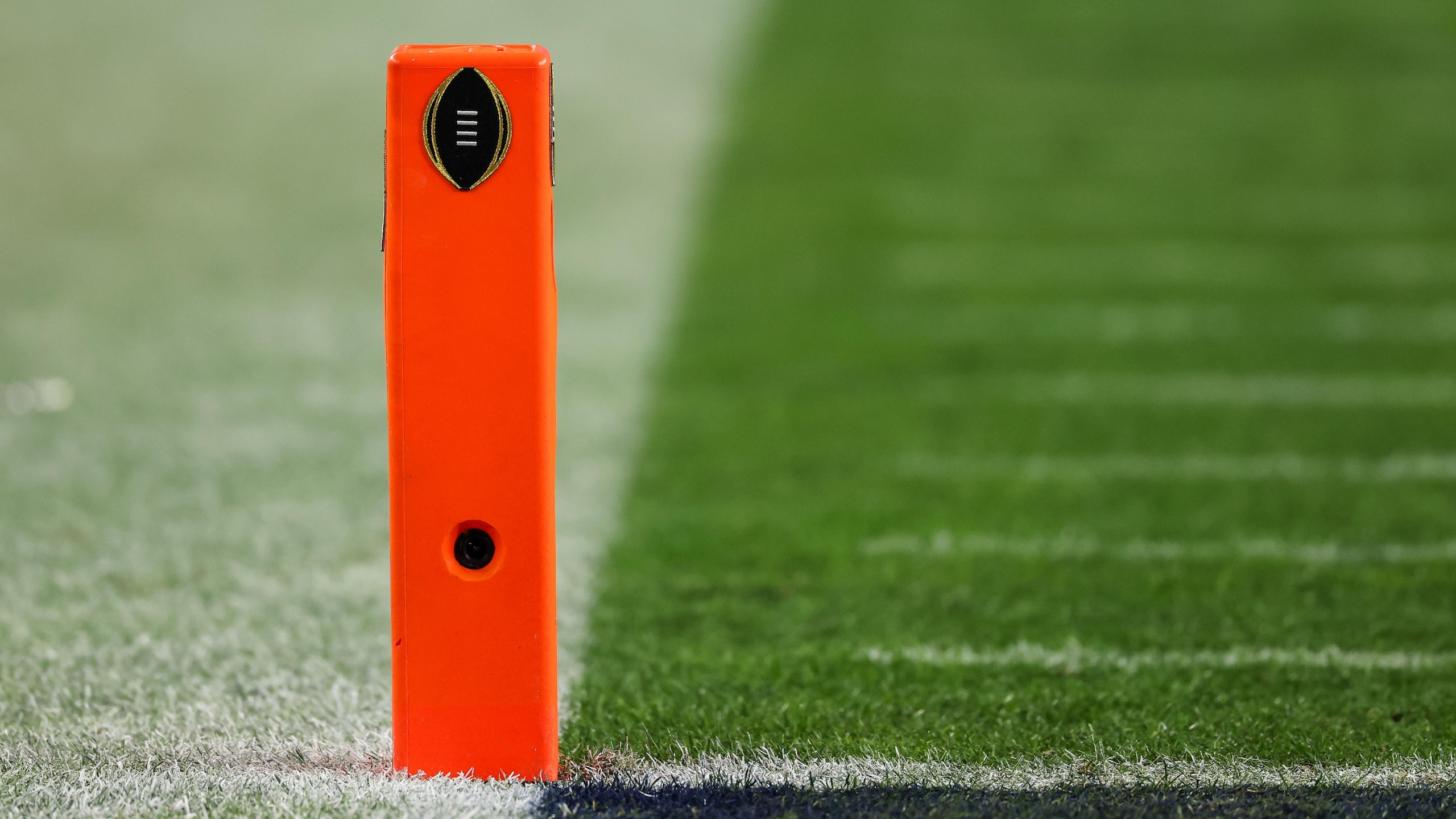 COLLEGE FOOTBALL: JAN 08 College Football Playoff Semifinal at the Vrbo Fiesta Bowl Miami vs Ole Miss COLLEGE FOOTBALL: JAN 08 College Football Playoff Semifinal at the Vrbo Fiesta Bowl Miami vs Ole Miss