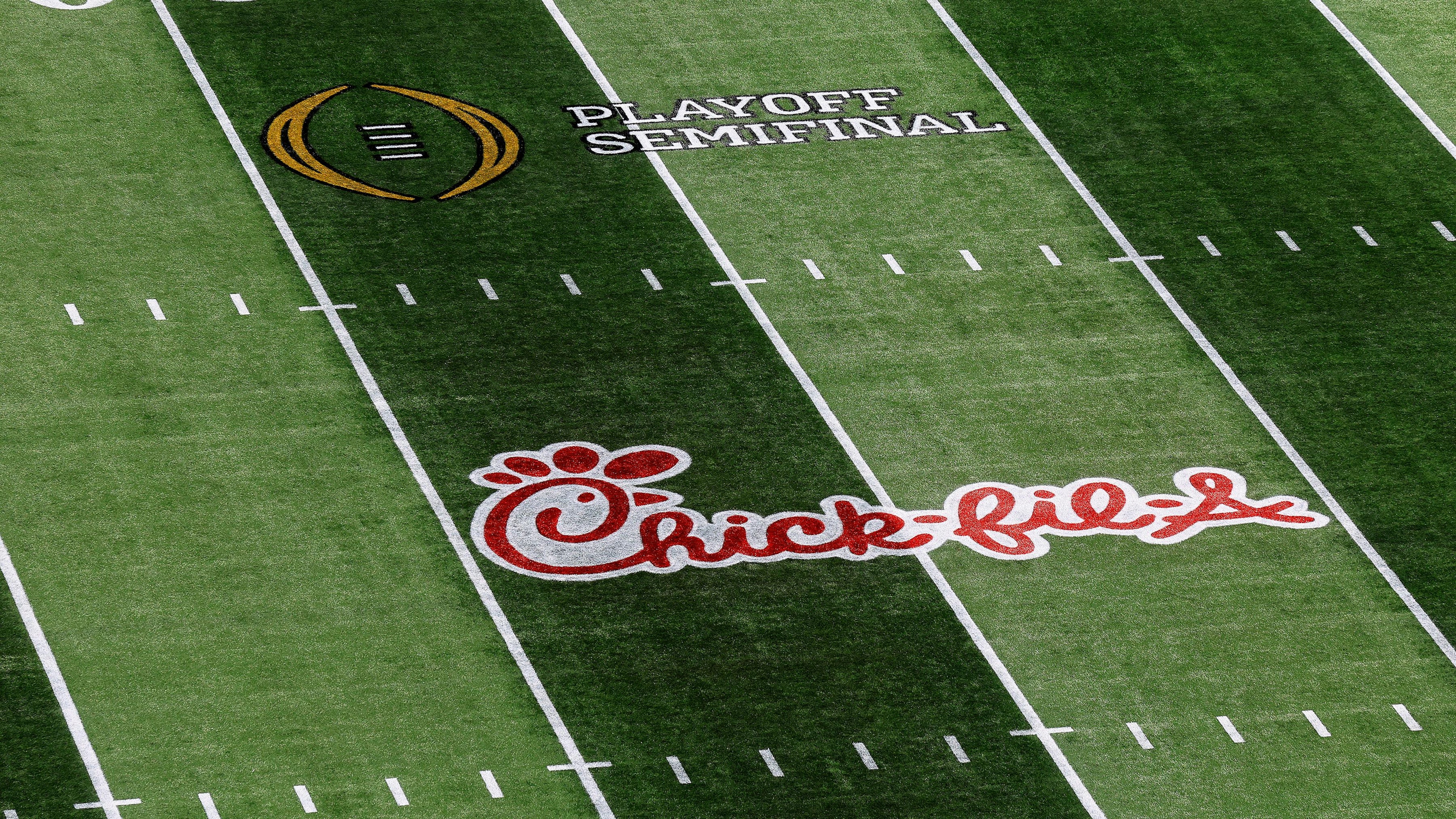 COLLEGE FOOTBALL: JAN 09 College Football Playoff Semifinal at the Chick-fil-A Peach Bowl Indiana vs Oregon
