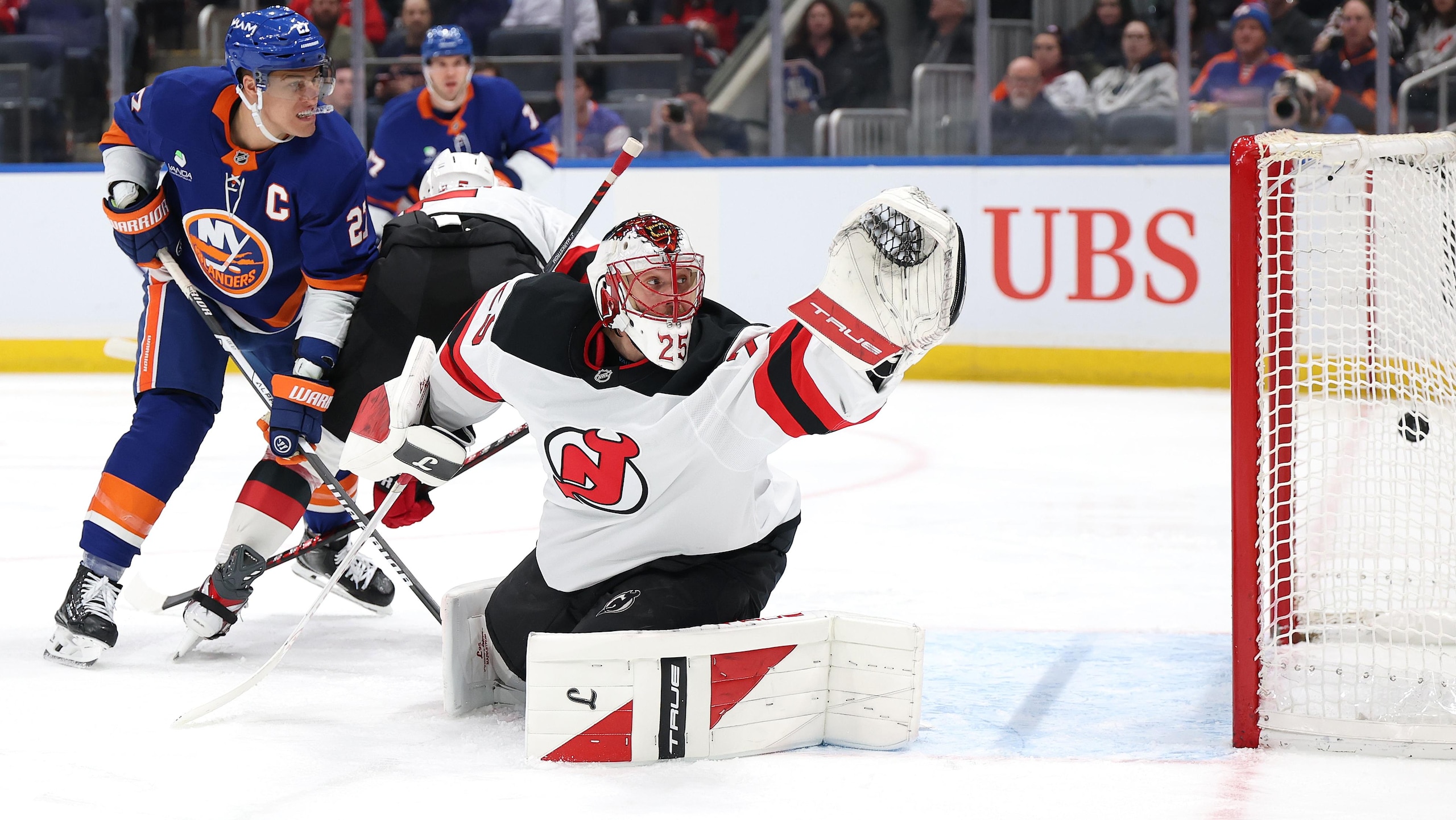 New Jersey Devils v New York Islanders