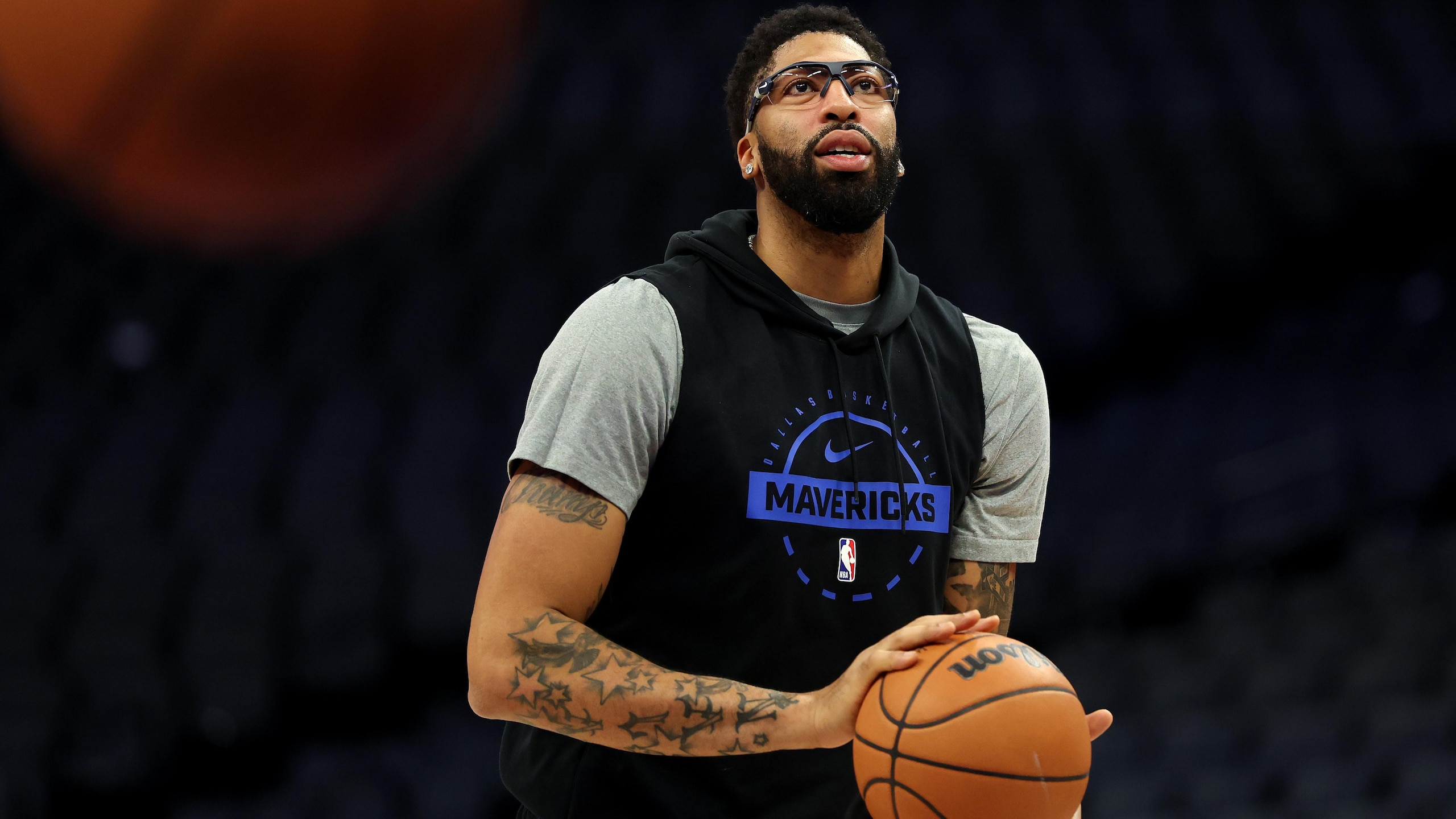 Dallas Mavericks v Sacramento Kings