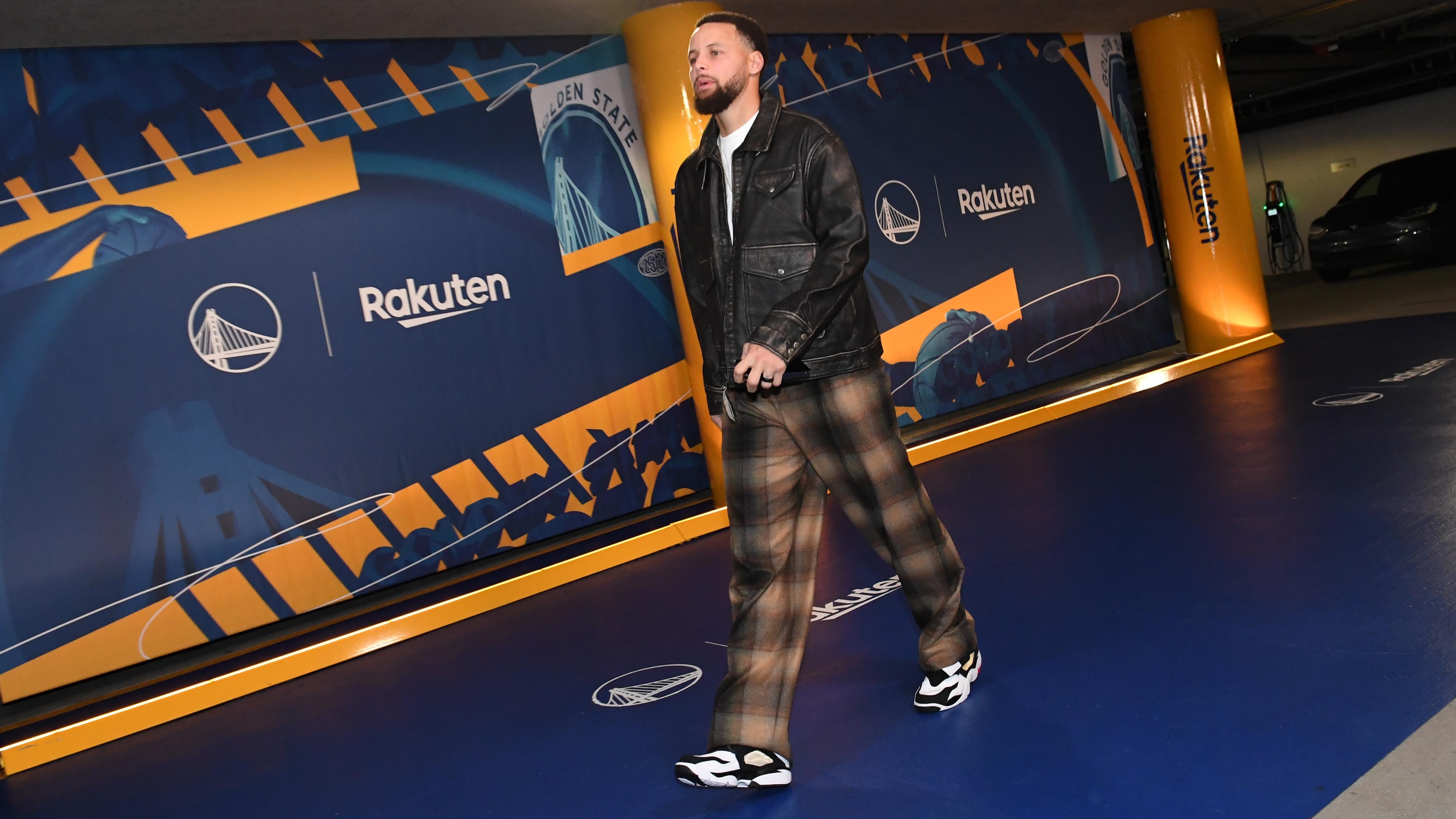 Stephen Curry Honors Deion Sanders With Nike Diamond Turf Shoes in Photo Before Hawks vs. Warriors