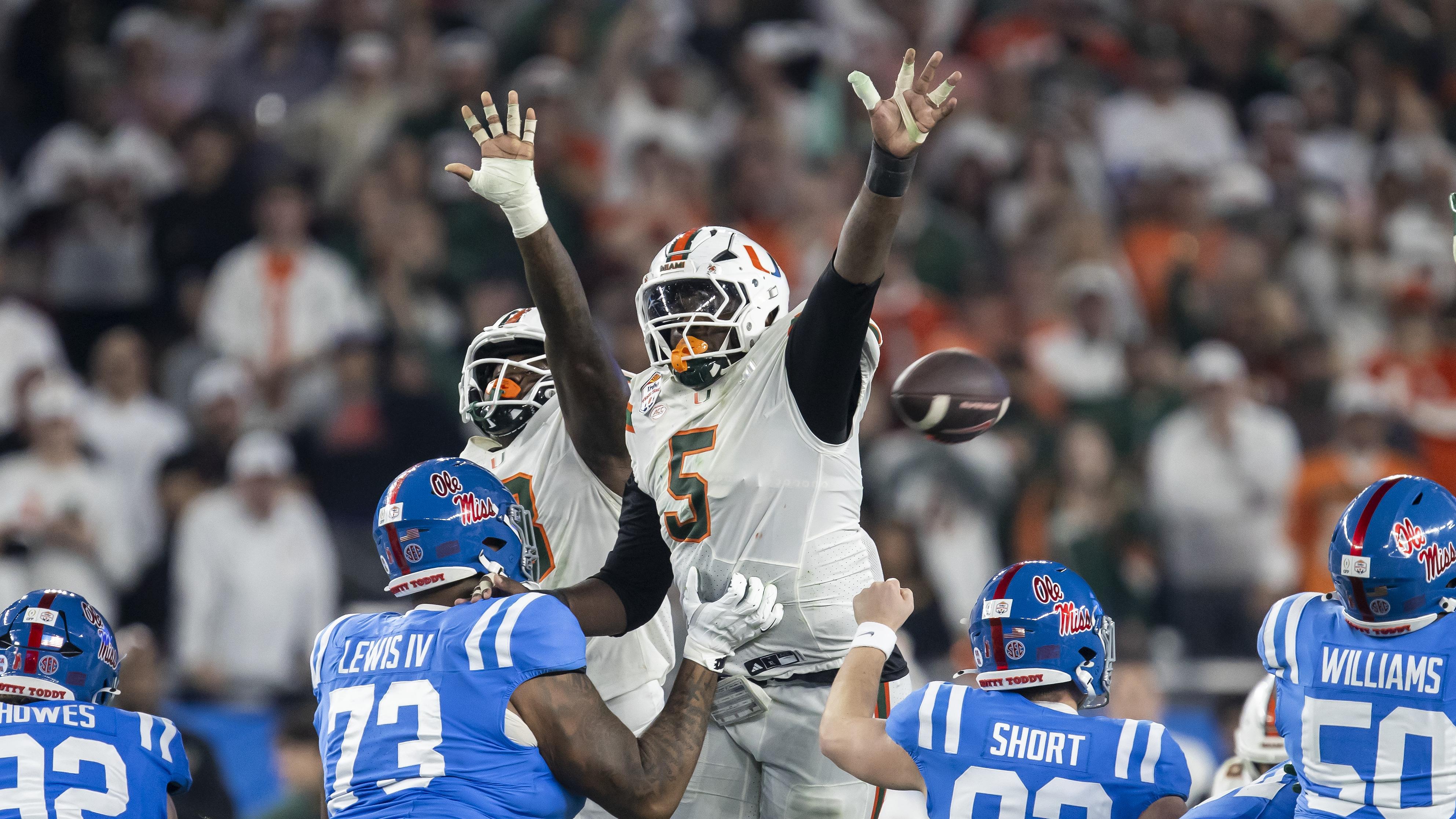 COLLEGE FOOTBALL: JAN 08 College Football Playoff Semifinal at the Vrbo Fiesta Bowl Miami vs Ole Miss