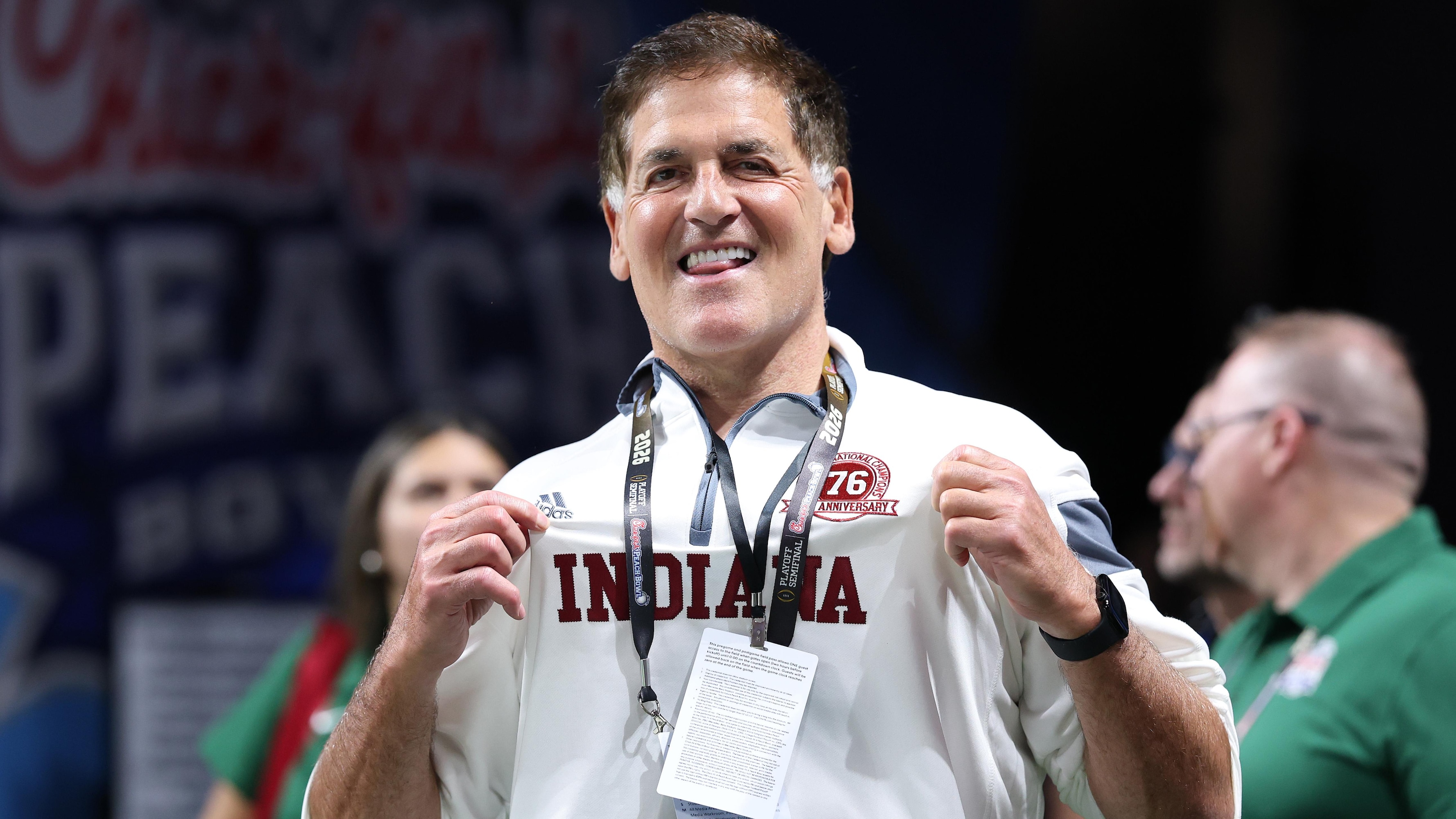 'Unreal,' Mark Cuban, Steve Kerr and More Impressed by Curt Cignetti, Indiana's CFB Playoff Run