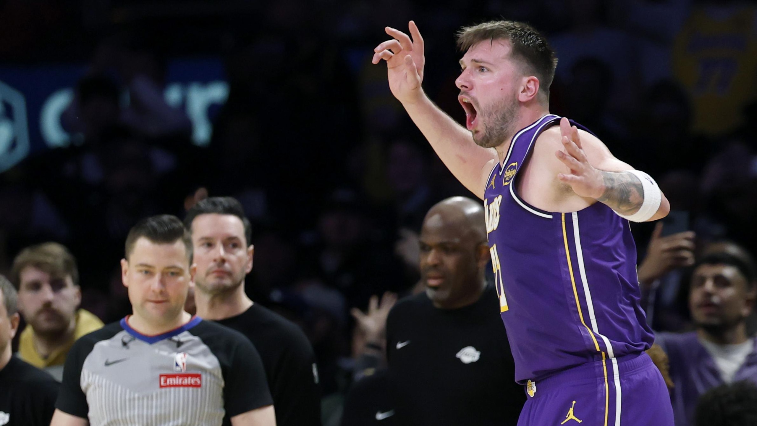 Milwaukee Bucks v Los Angeles Lakers