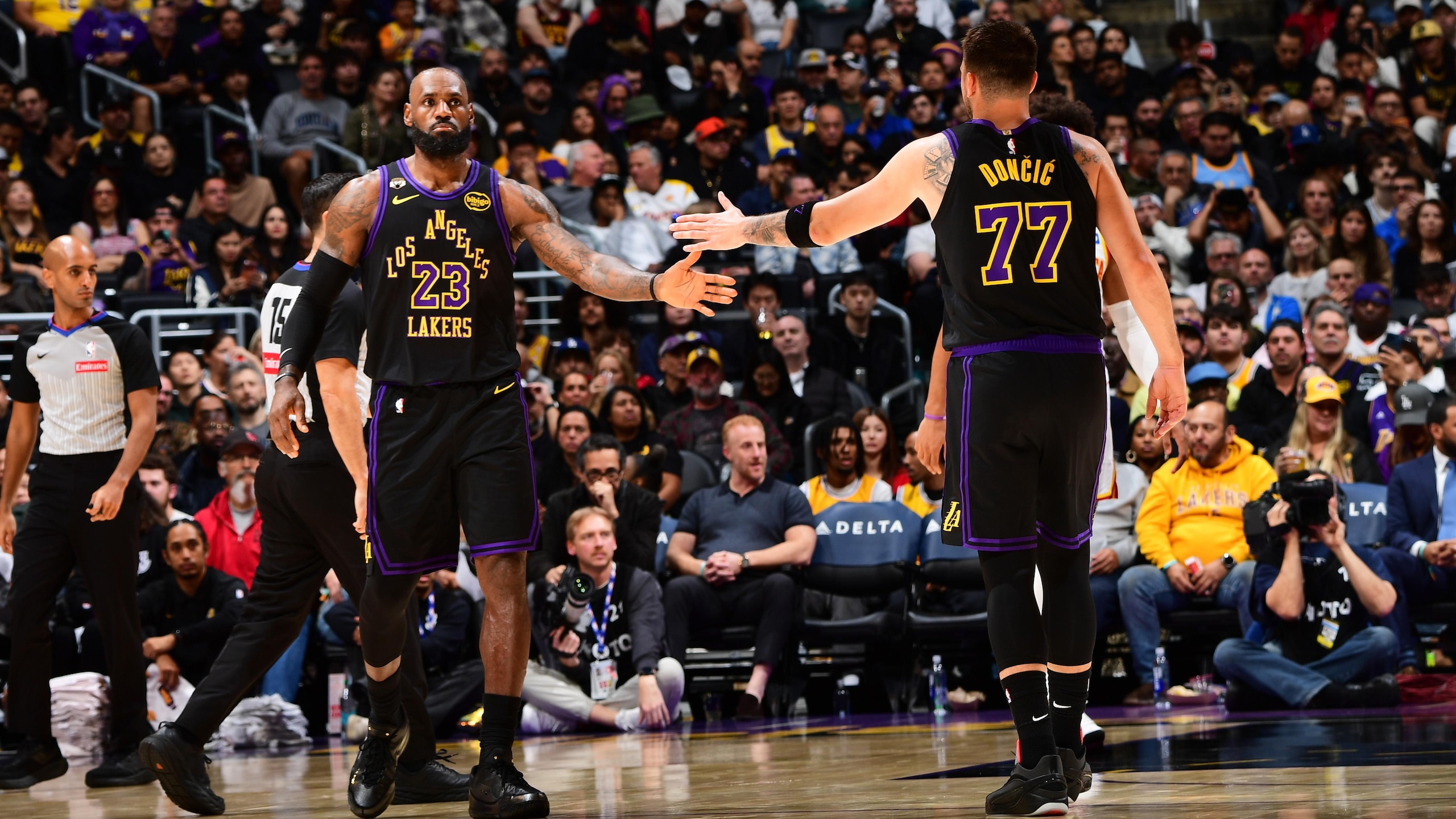 Atlanta Hawks v Los Angeles Lakers