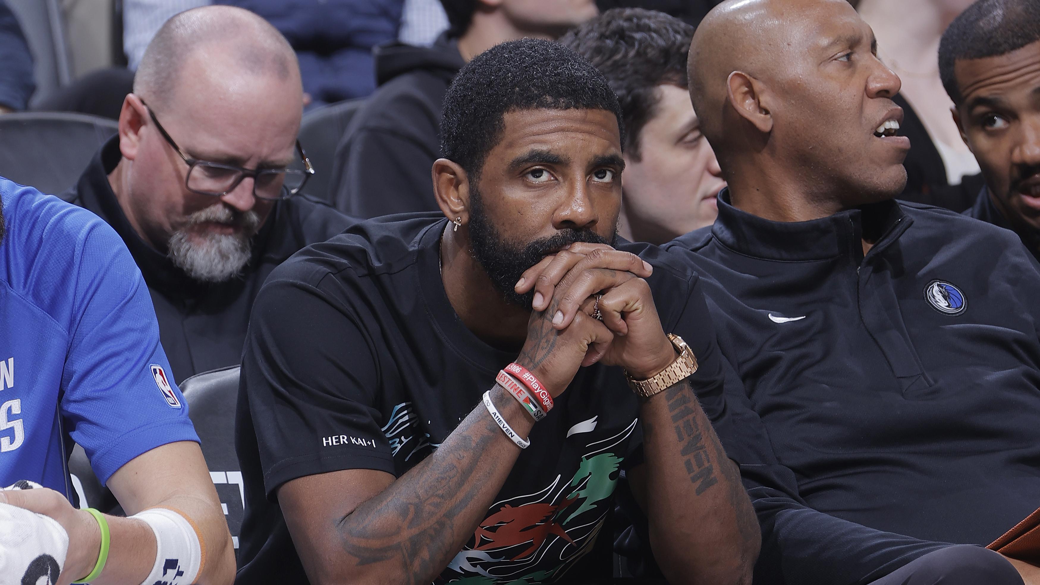 Dallas Mavericks v Sacramento Kings