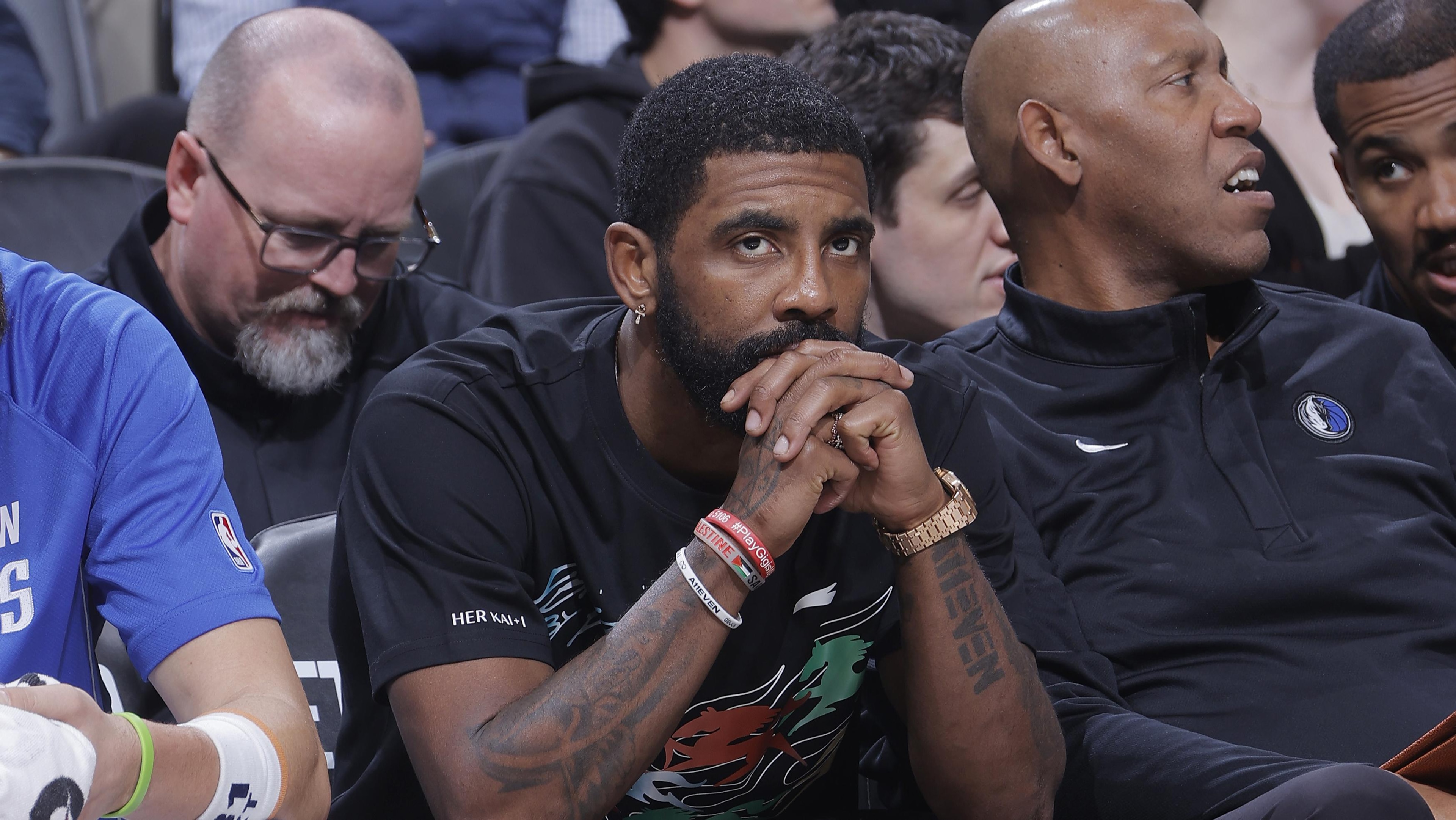 Dallas Mavericks v Sacramento Kings Dallas Mavericks v Sacramento Kings