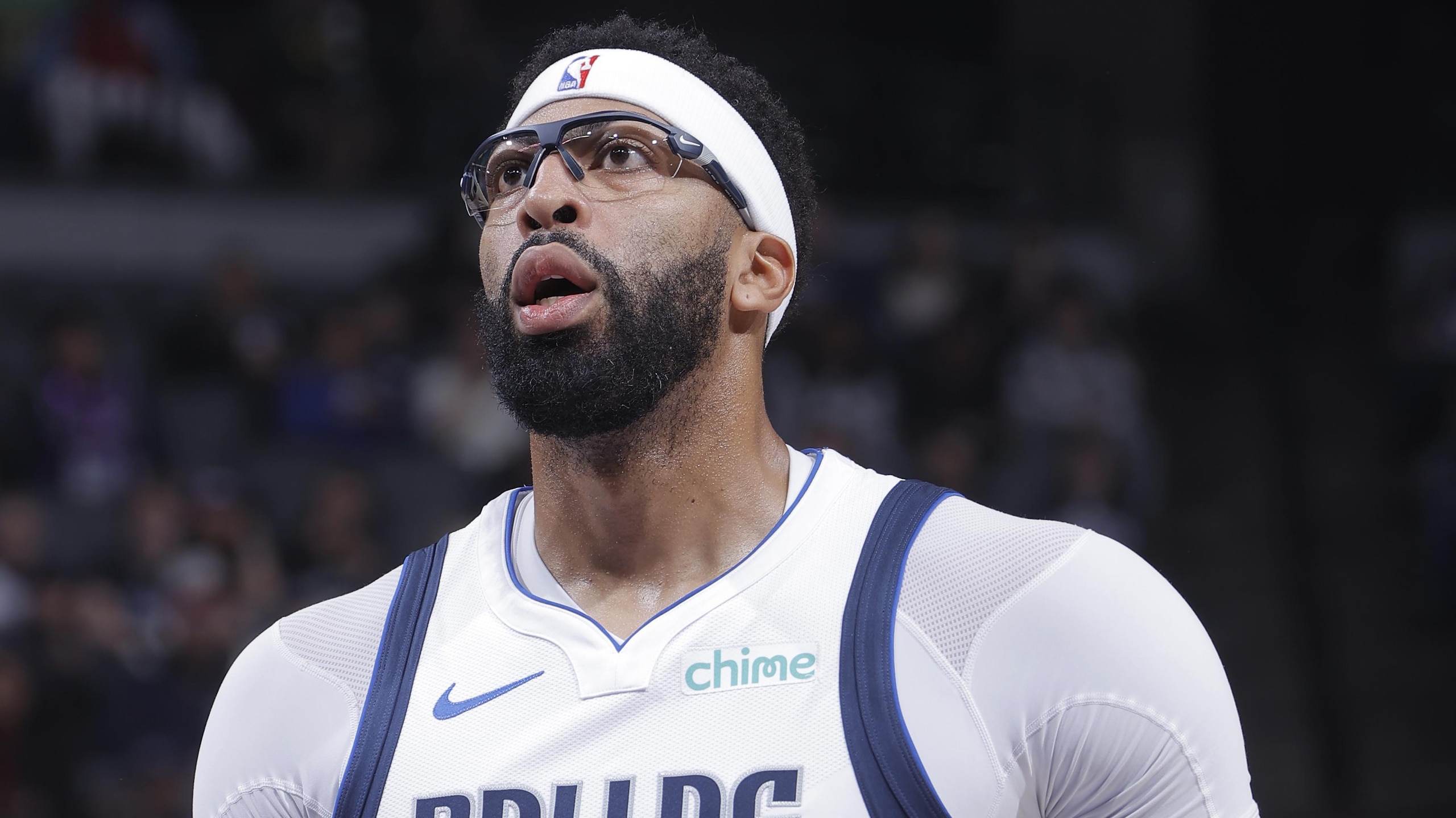 Dallas Mavericks v Sacramento Kings