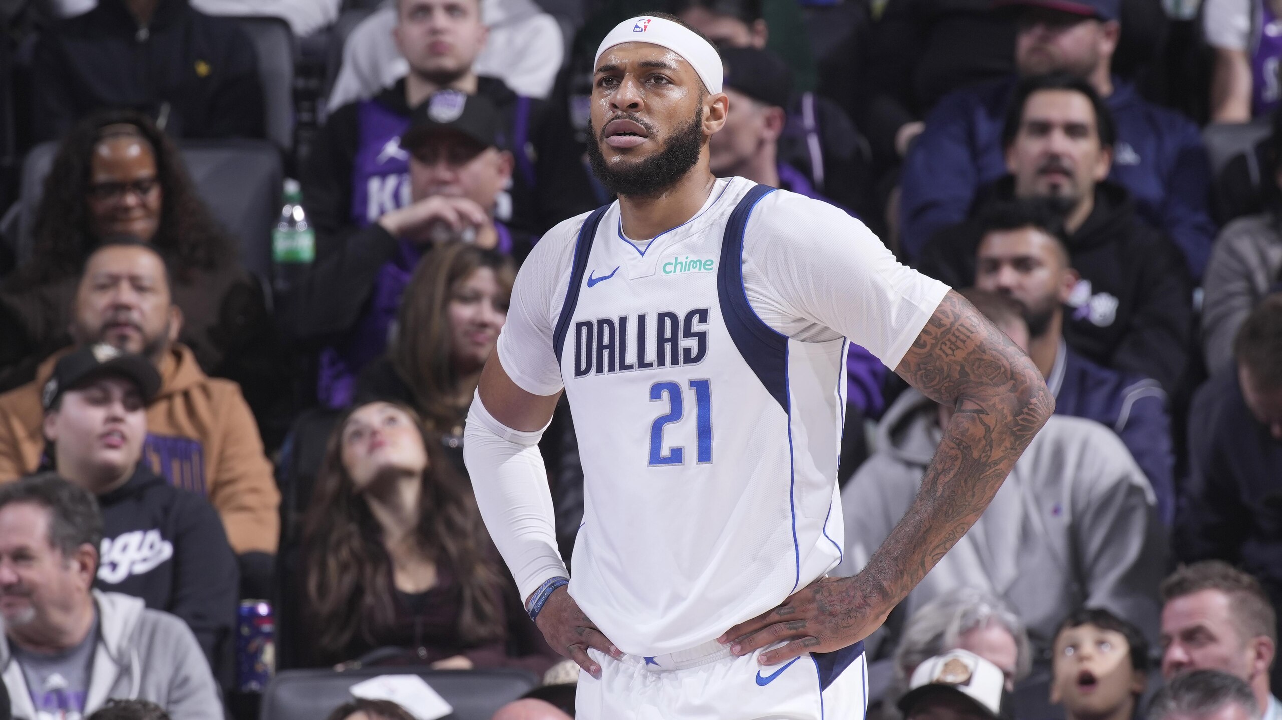Dallas Mavericks v Sacramento Kings