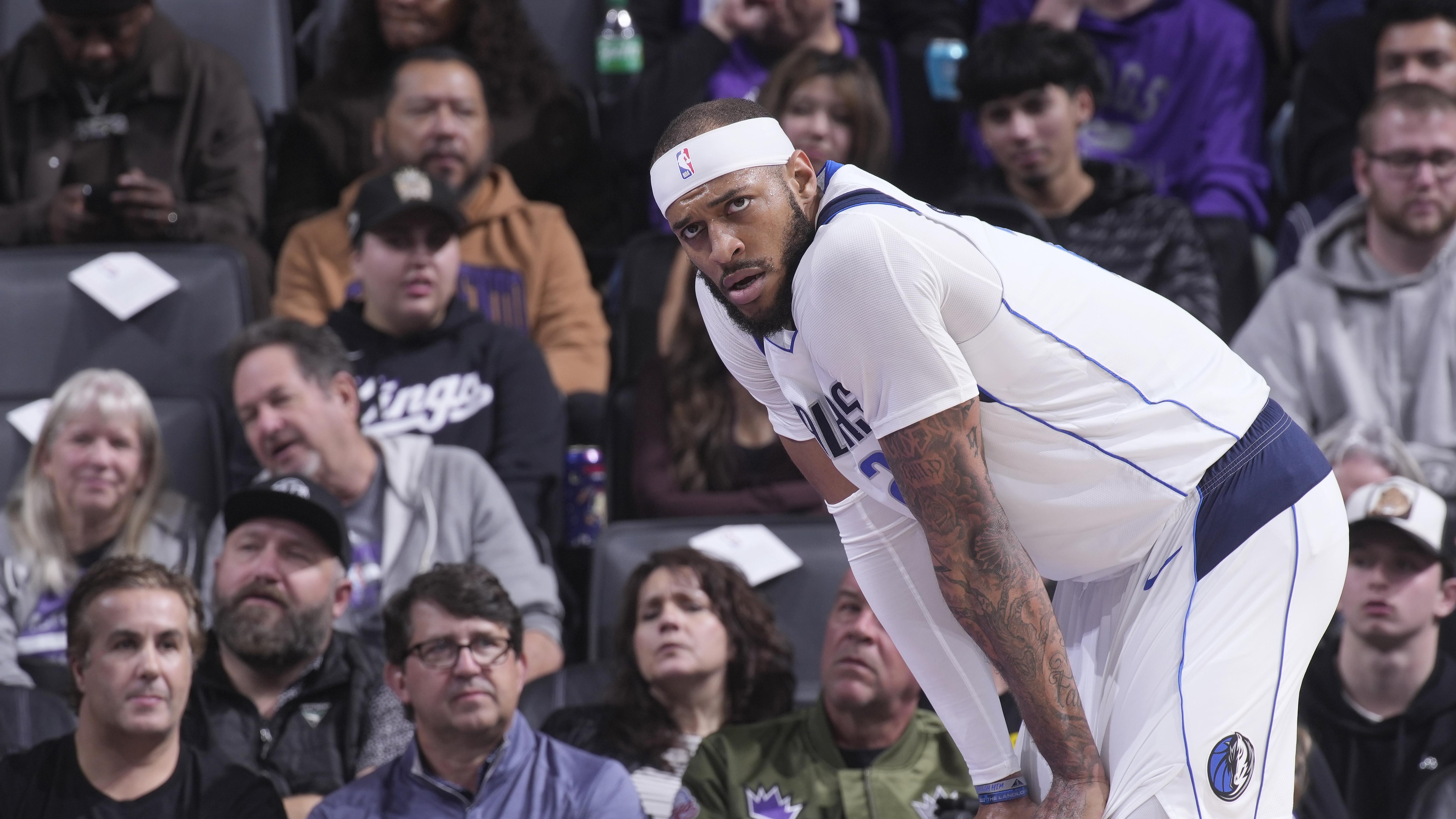 Dallas Mavericks v Sacramento Kings