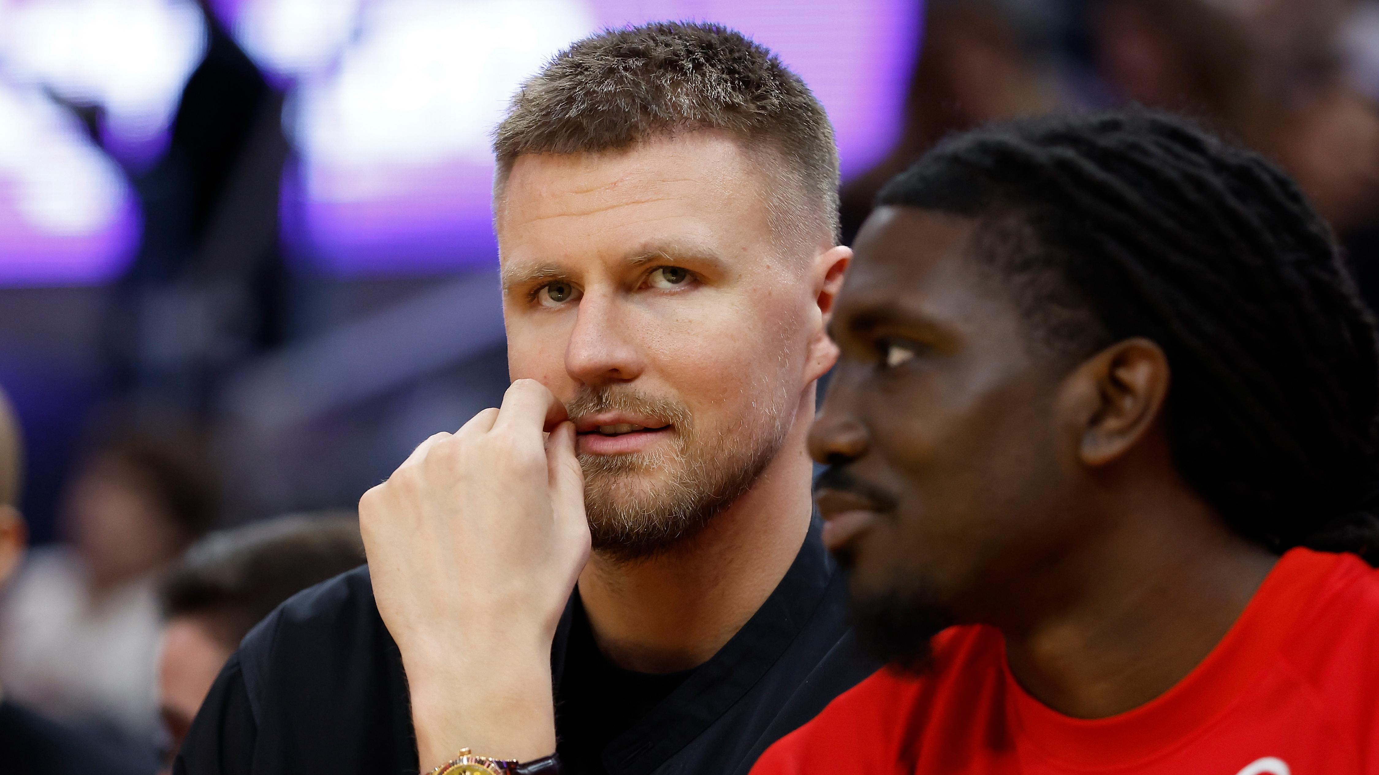 Atlanta Hawks v Golden State Warriors Atlanta Hawks v Golden State Warriors