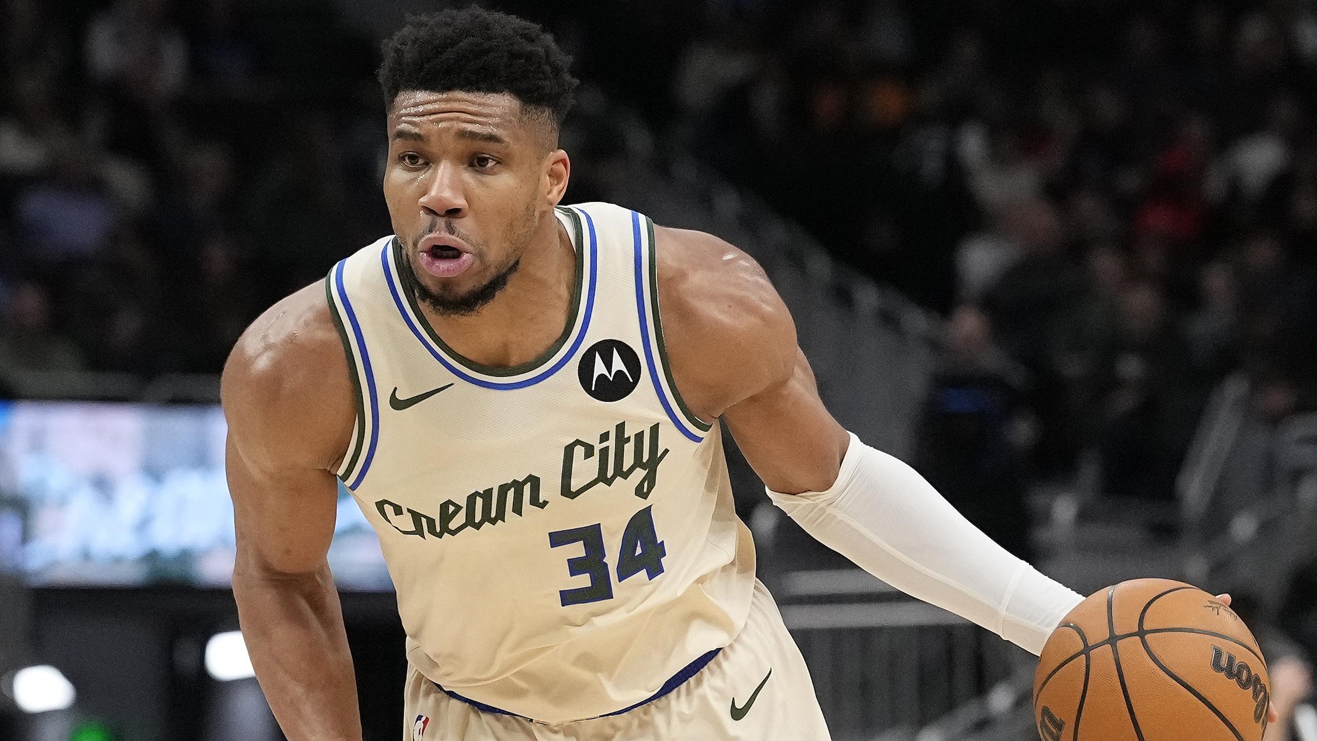 Minnesota Timberwolves v Milwaukee Bucks